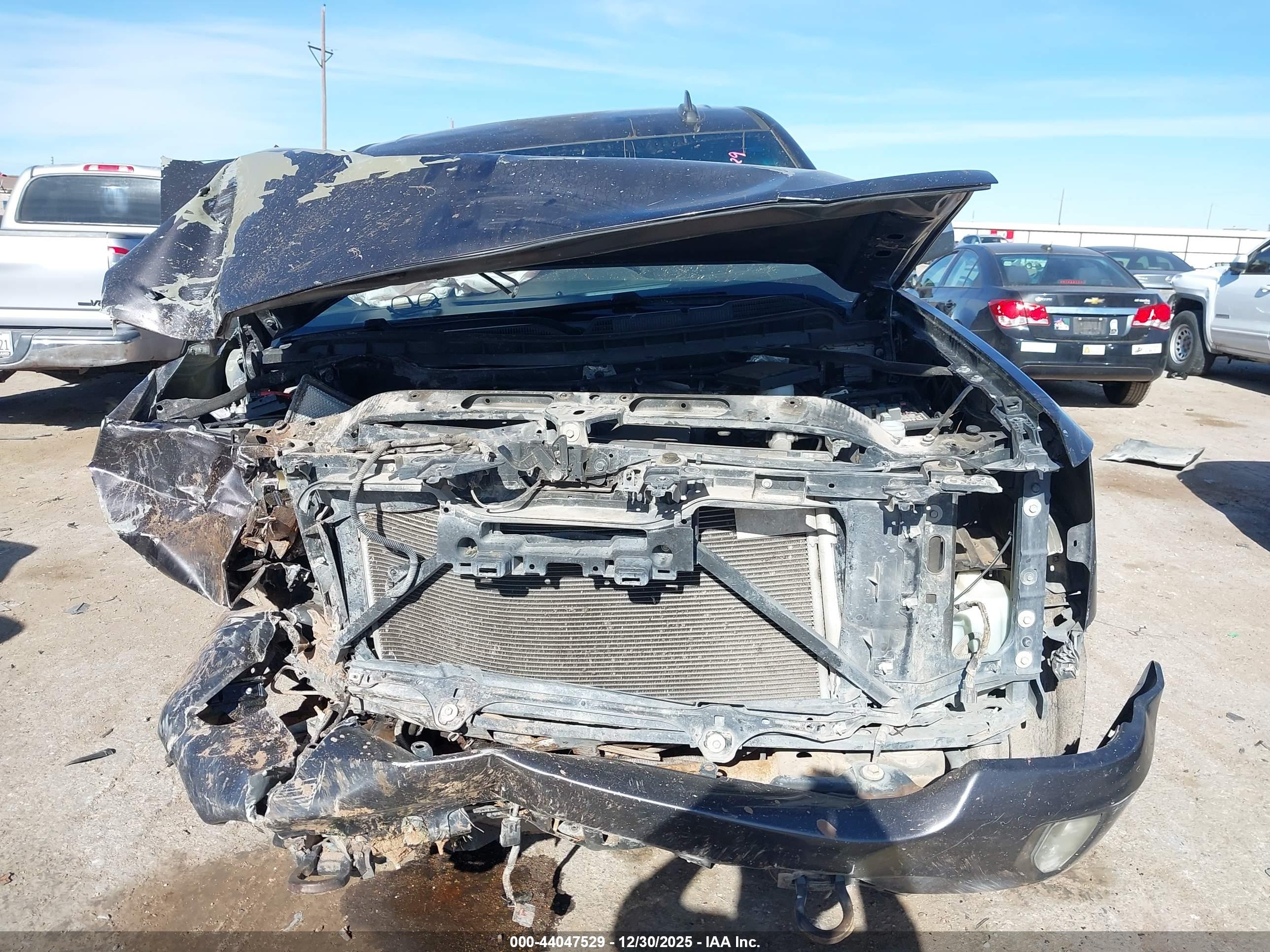CHEVROLET SILVERADO image 6