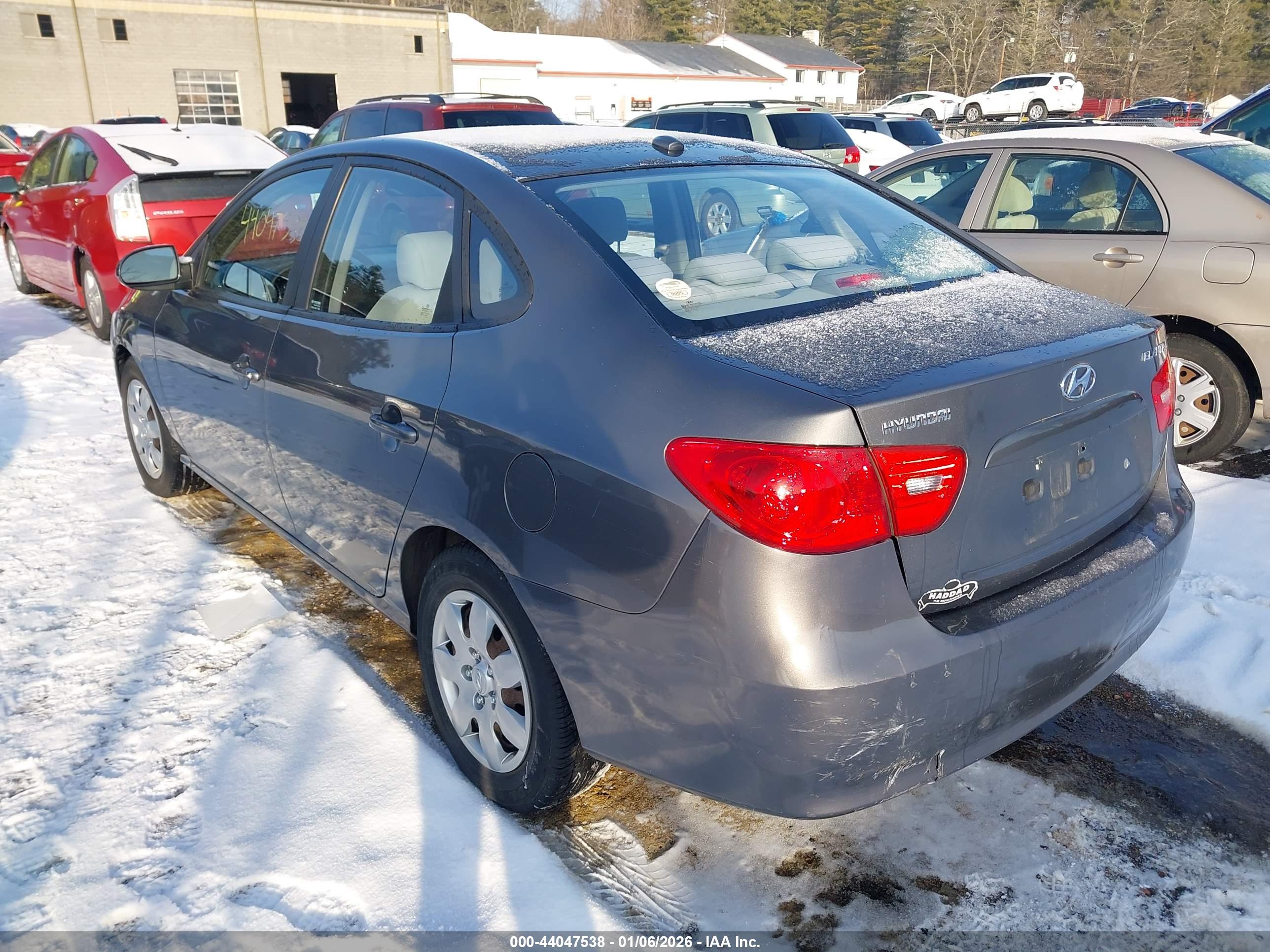 HYUNDAI ELANTRA image 3