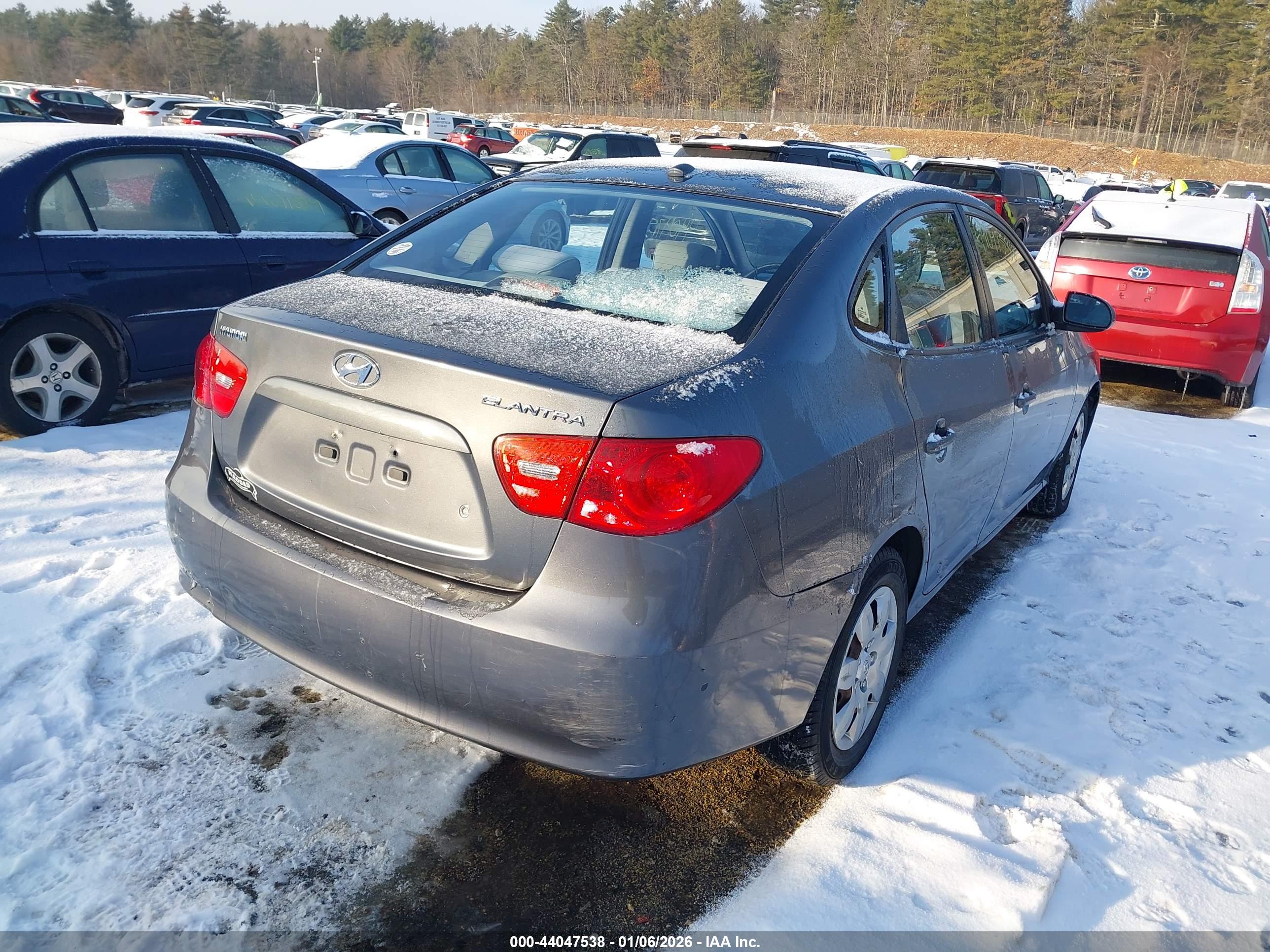 HYUNDAI ELANTRA image 4