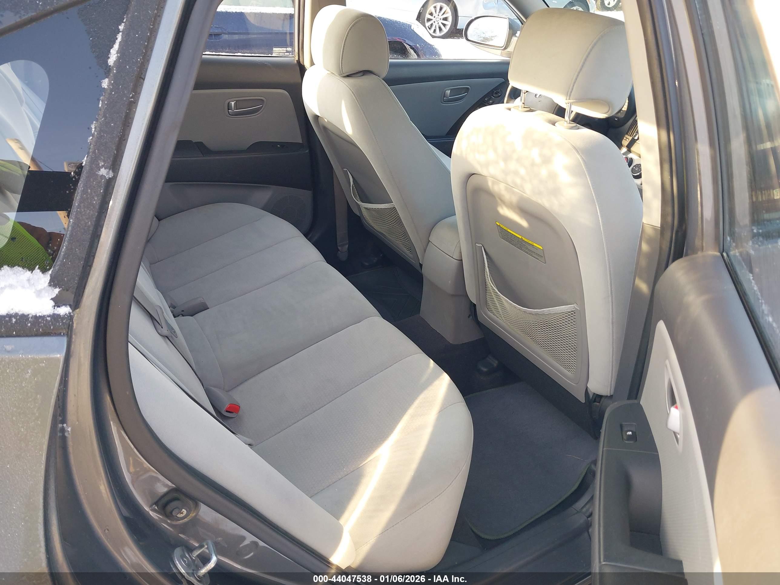 HYUNDAI ELANTRA image 8