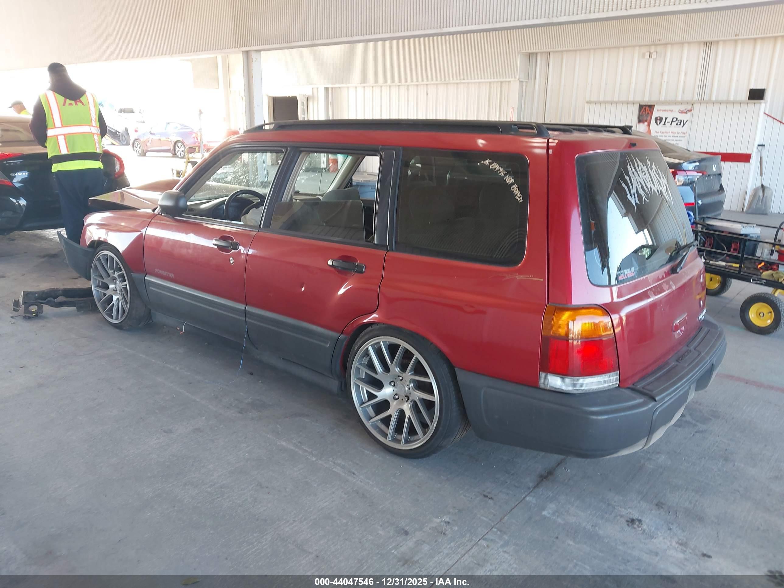 SUBARU FORESTER image 3