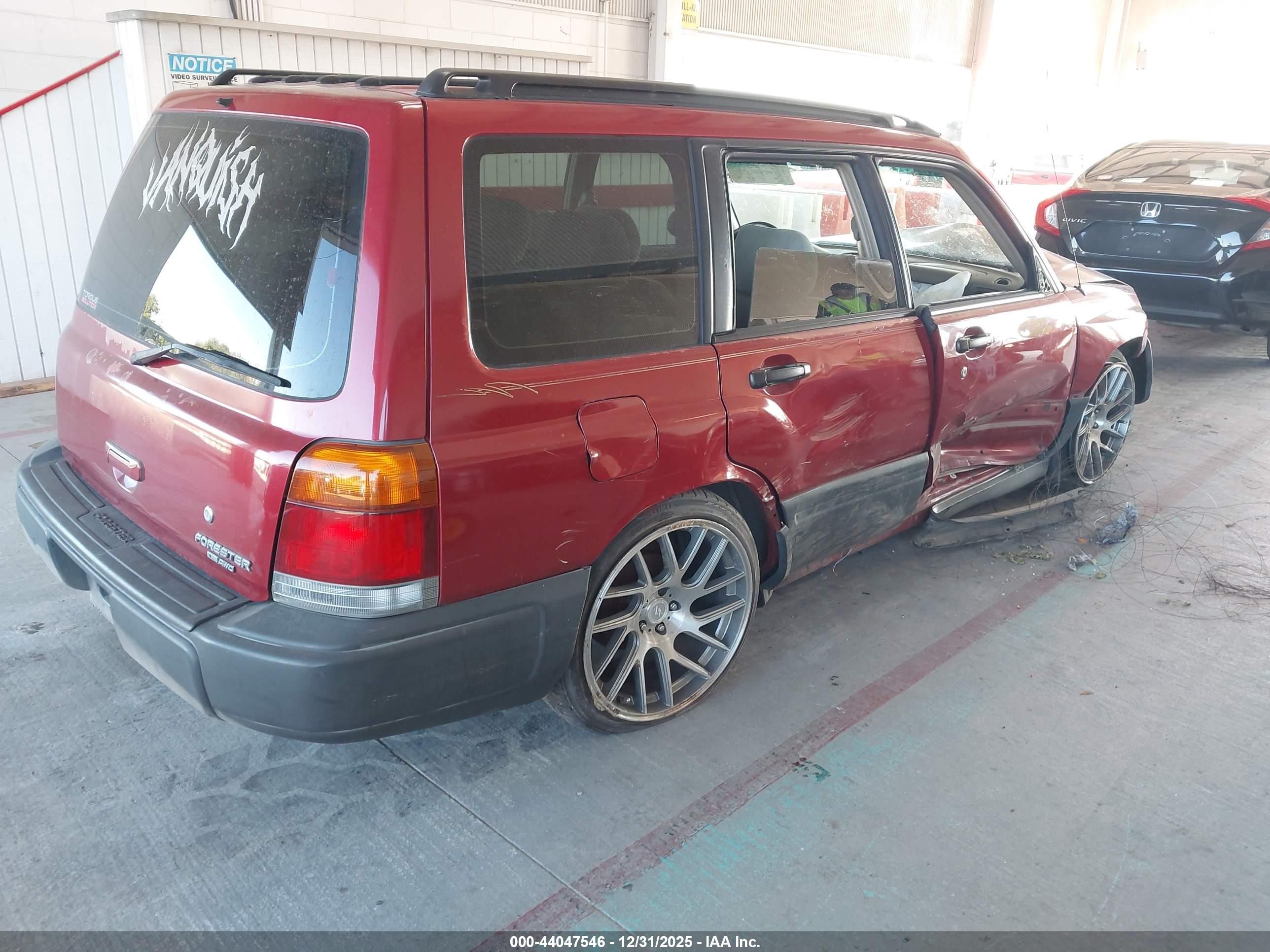 SUBARU FORESTER image 4