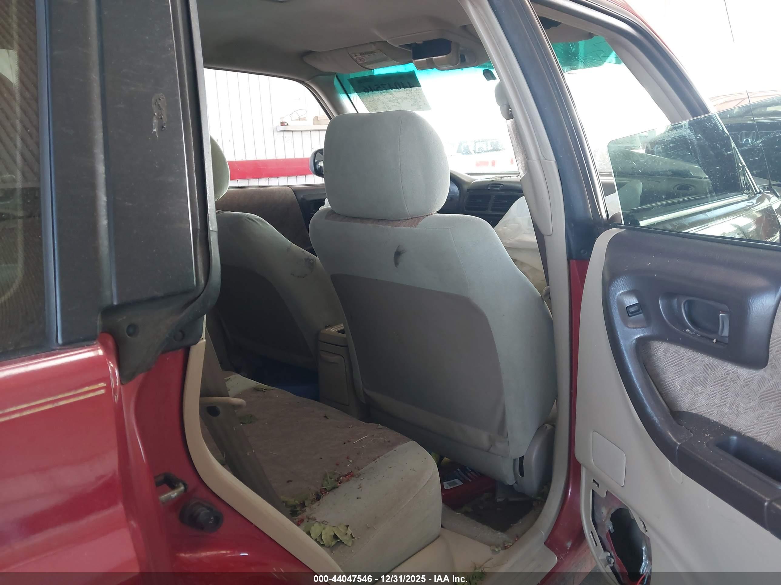 SUBARU FORESTER image 8