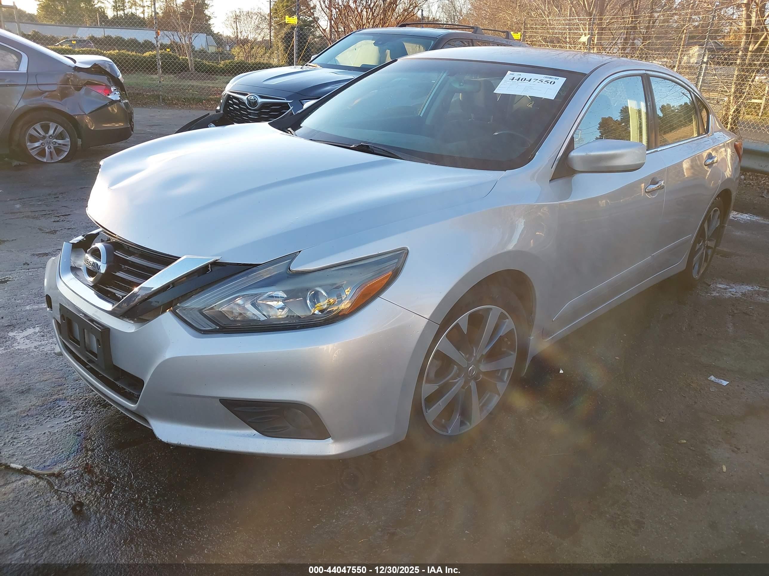 NISSAN ALTIMA image 2