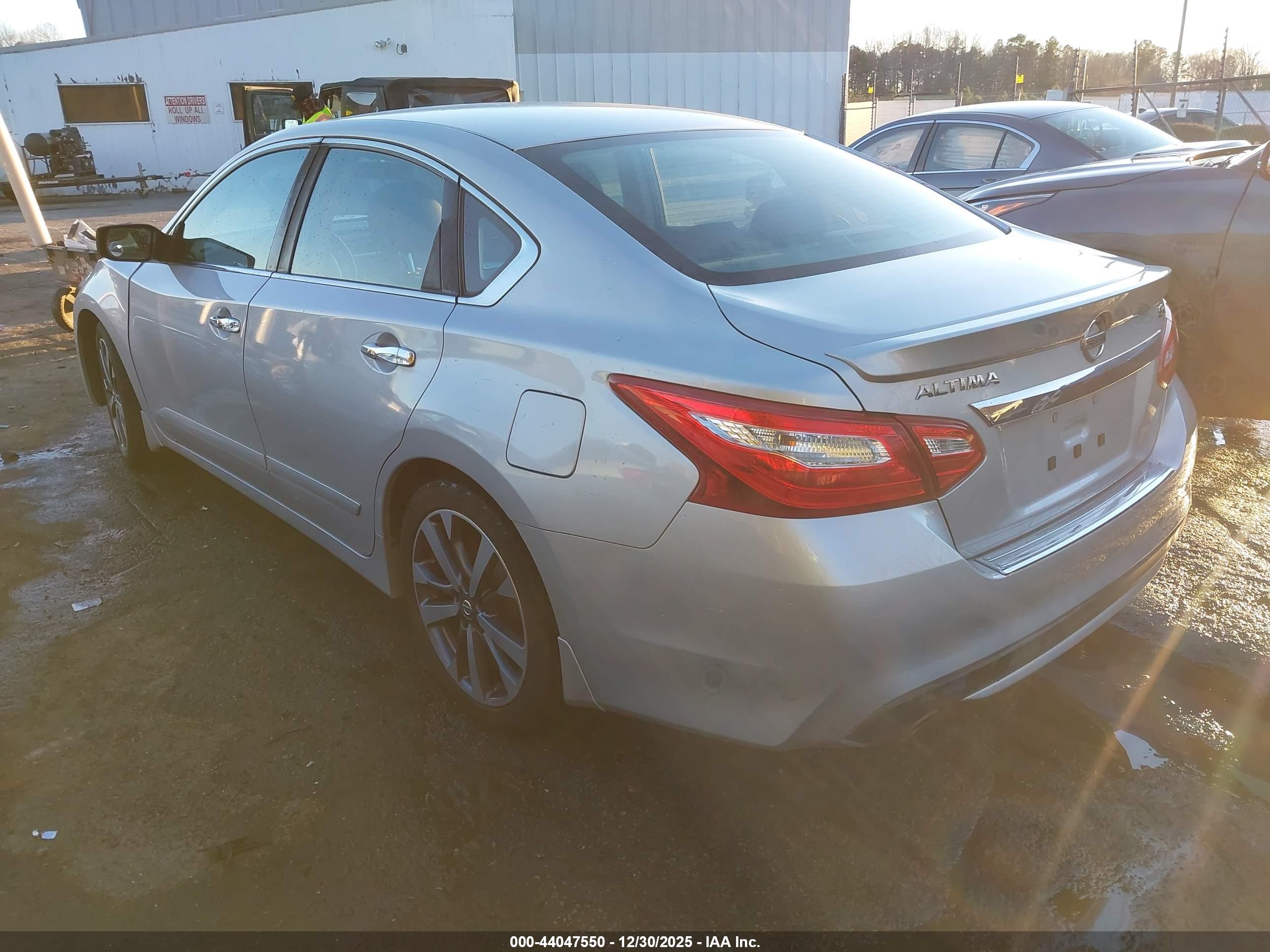 NISSAN ALTIMA image 3