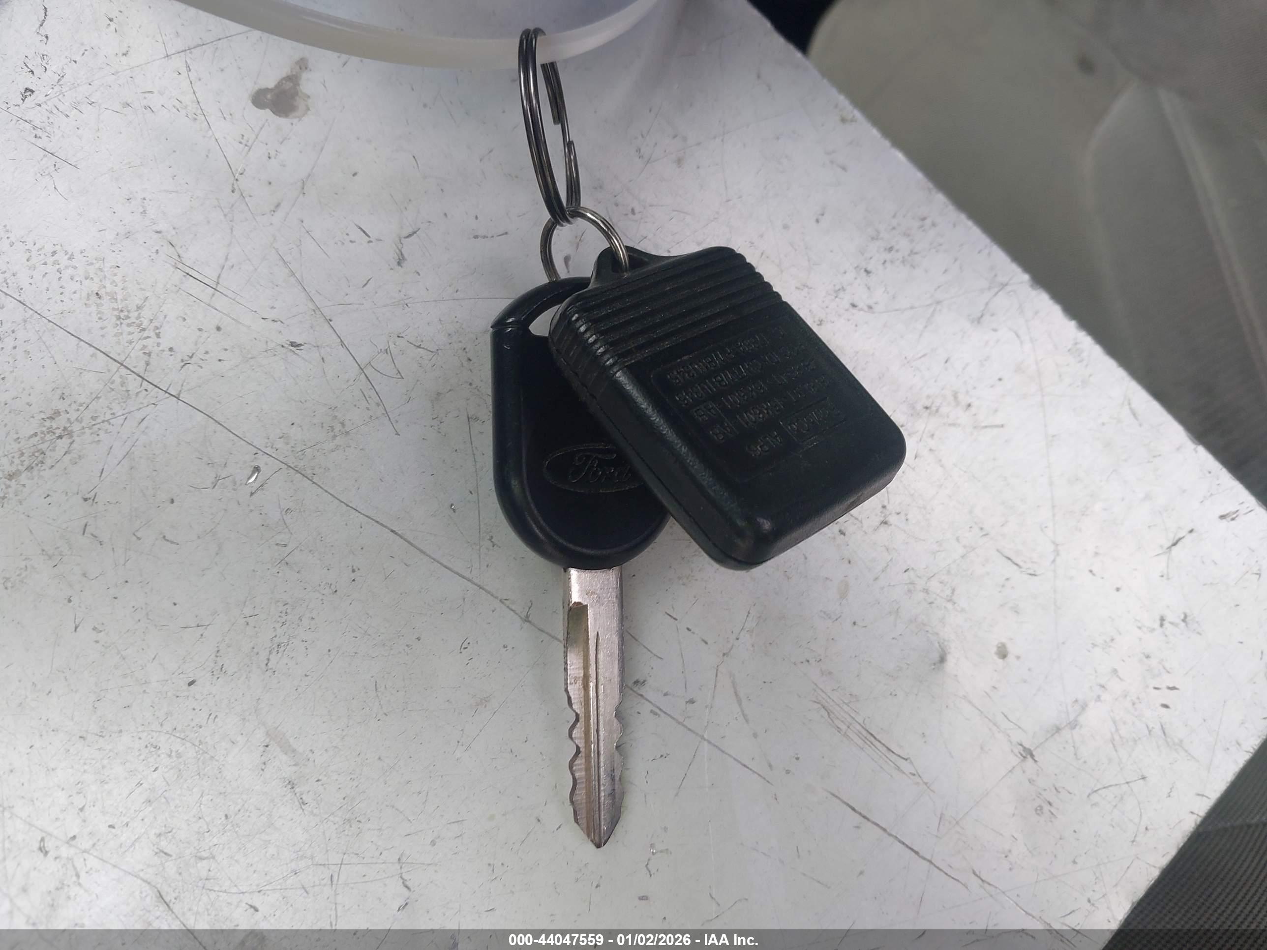 FORD FUSION image 11
