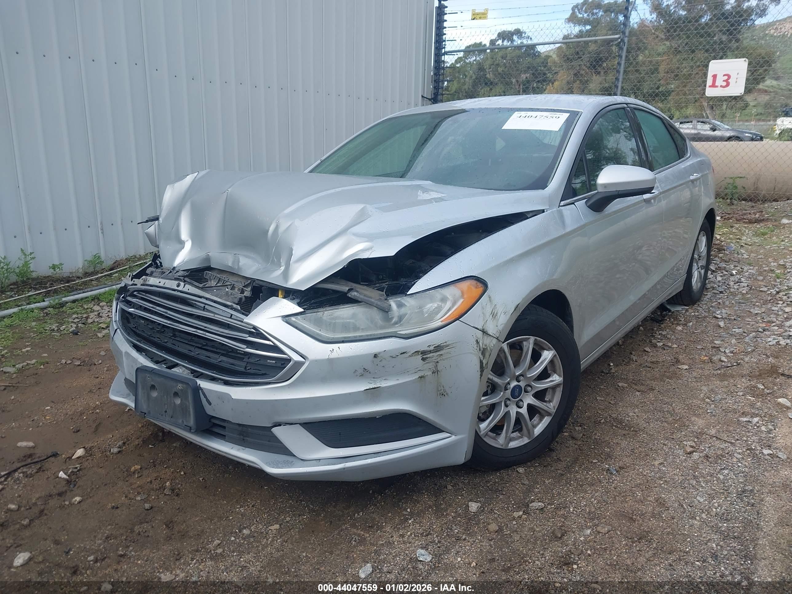 FORD FUSION image 2