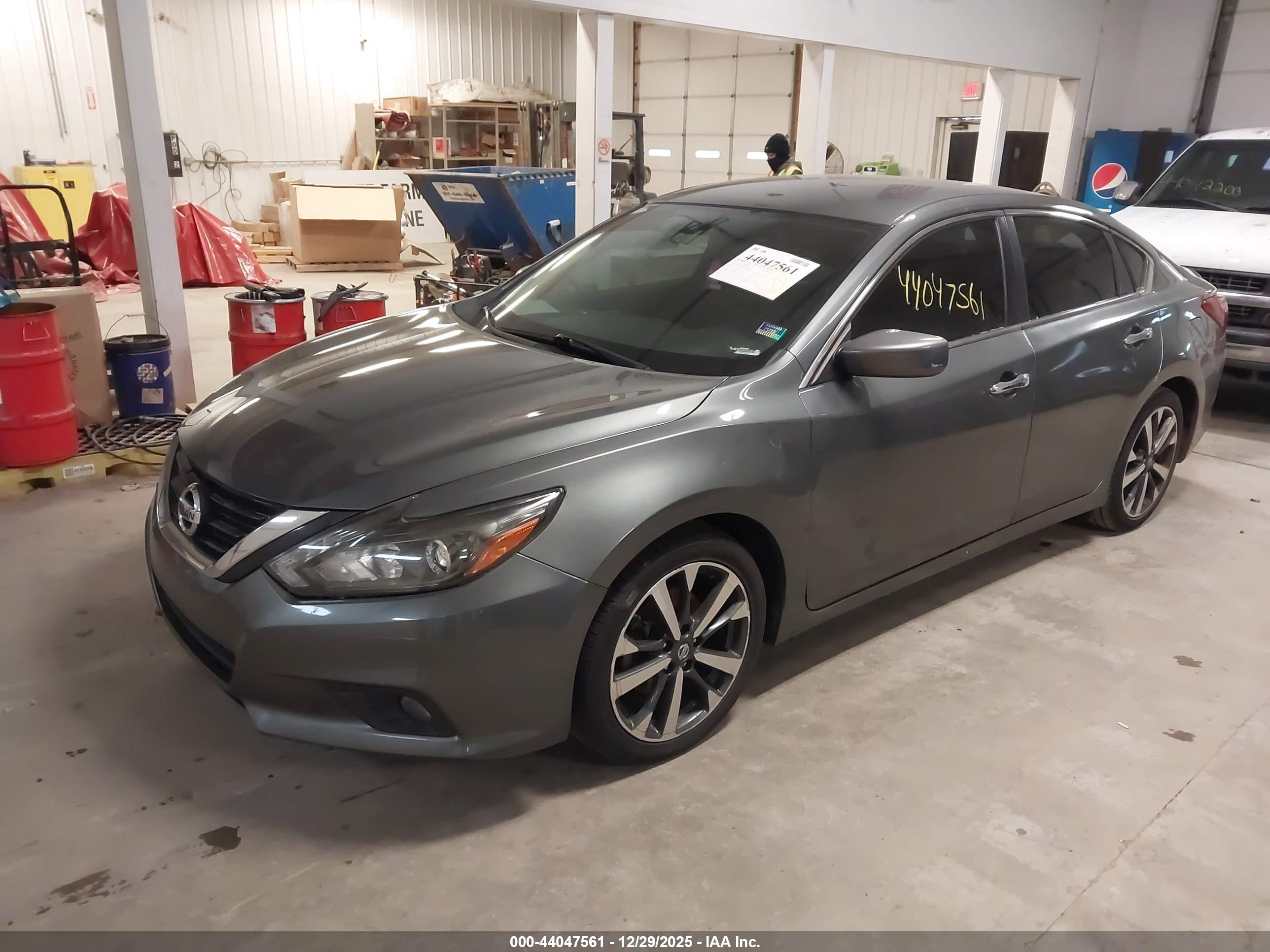NISSAN ALTIMA image 2