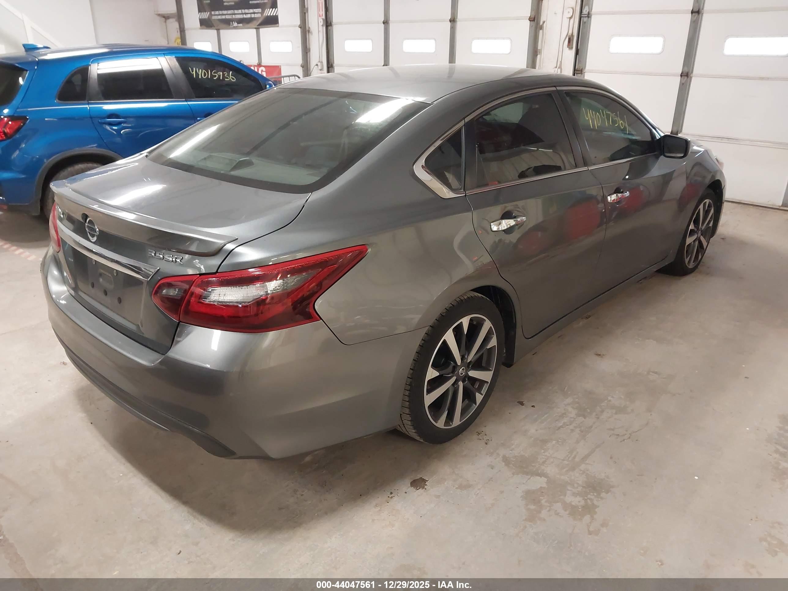 NISSAN ALTIMA image 4