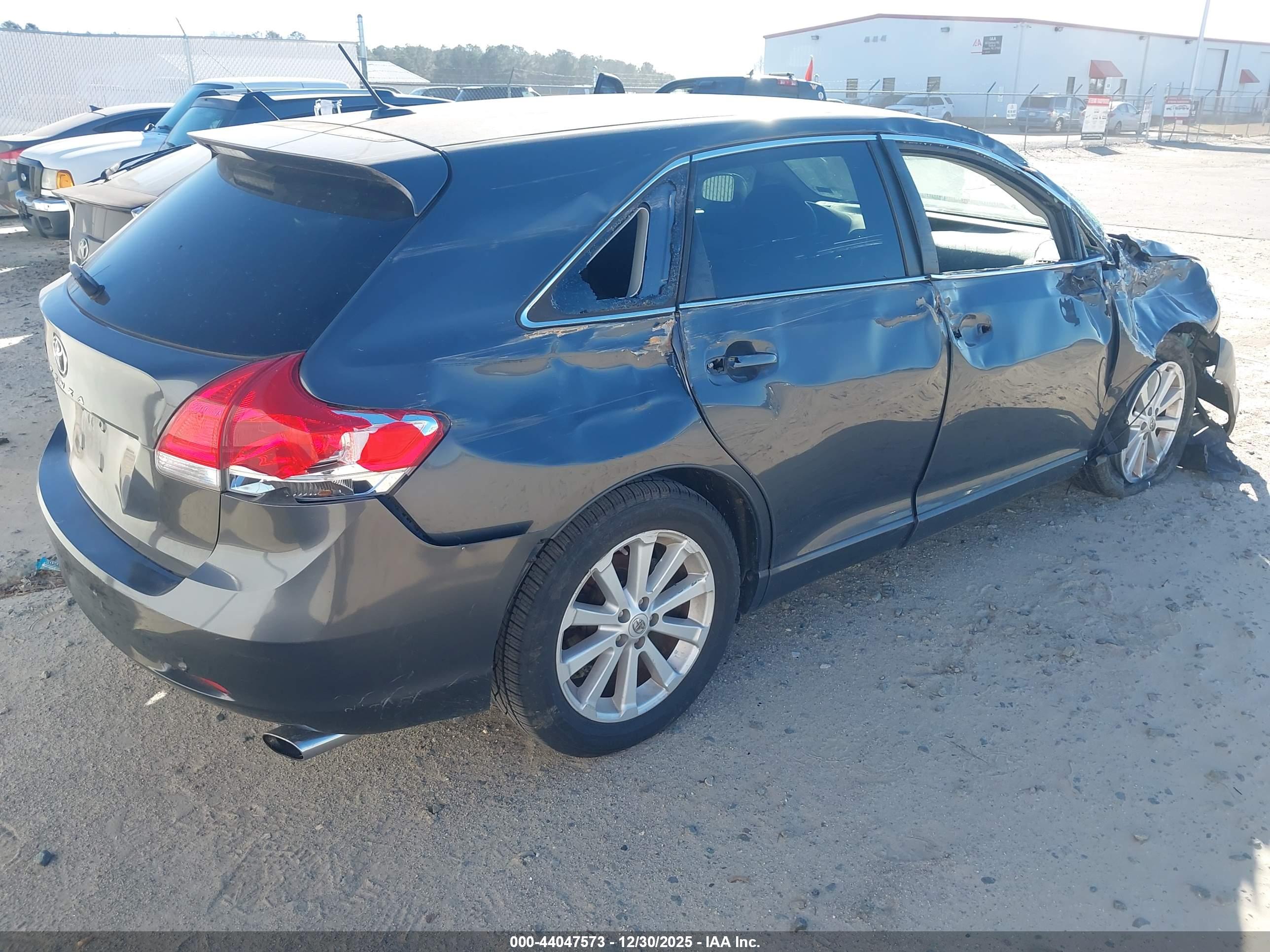 TOYOTA VENZA image 4