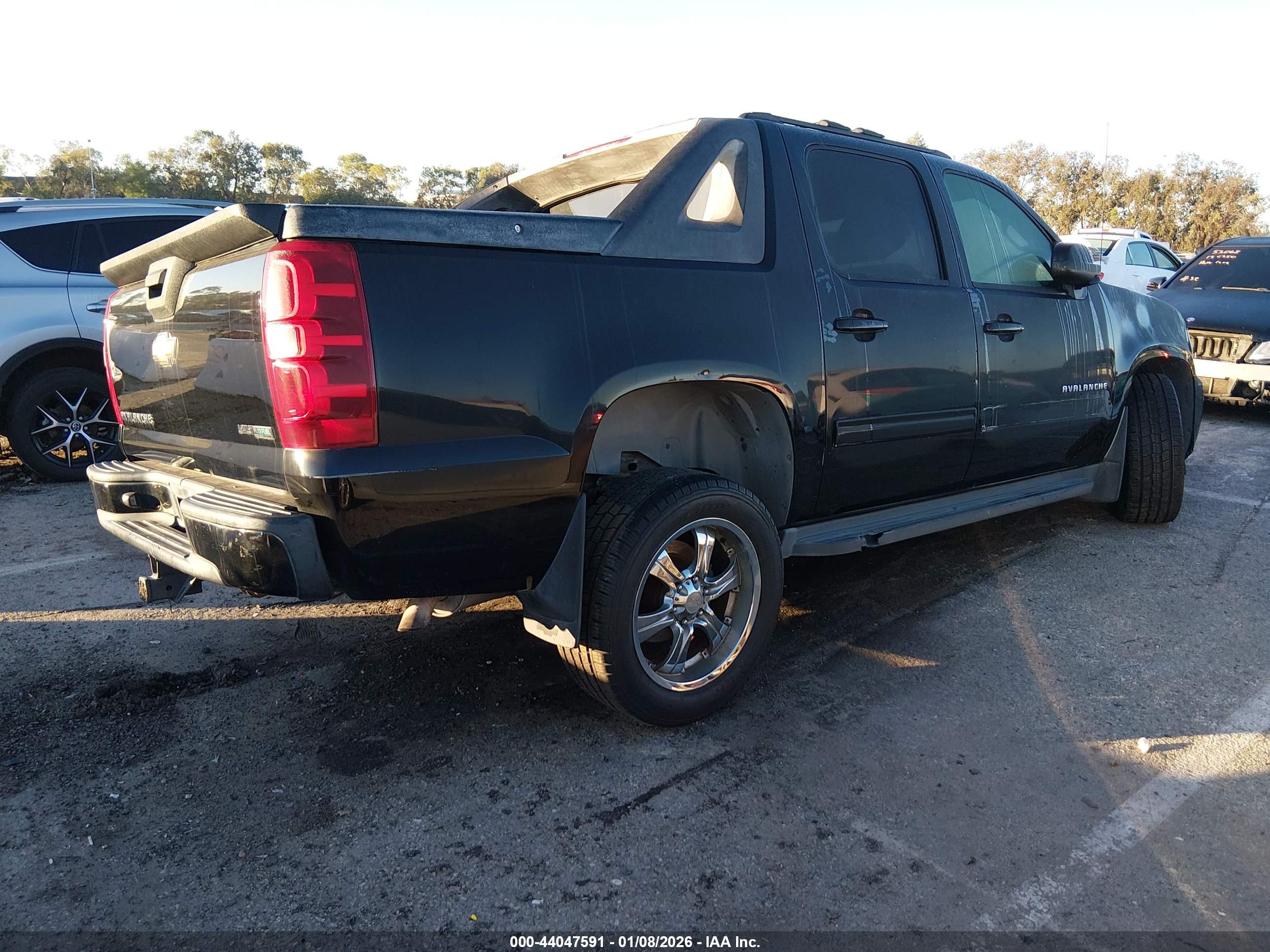 CHEVROLET AVALANCHE image 4