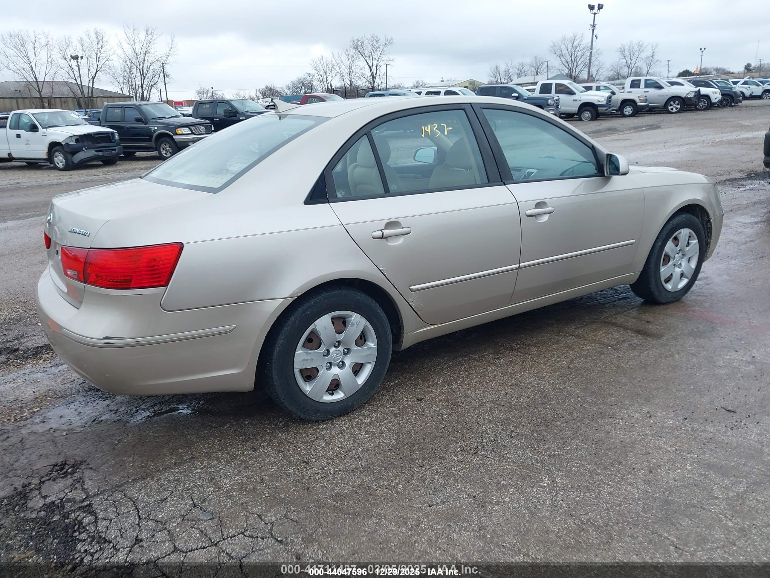 HYUNDAI SONATA image 4