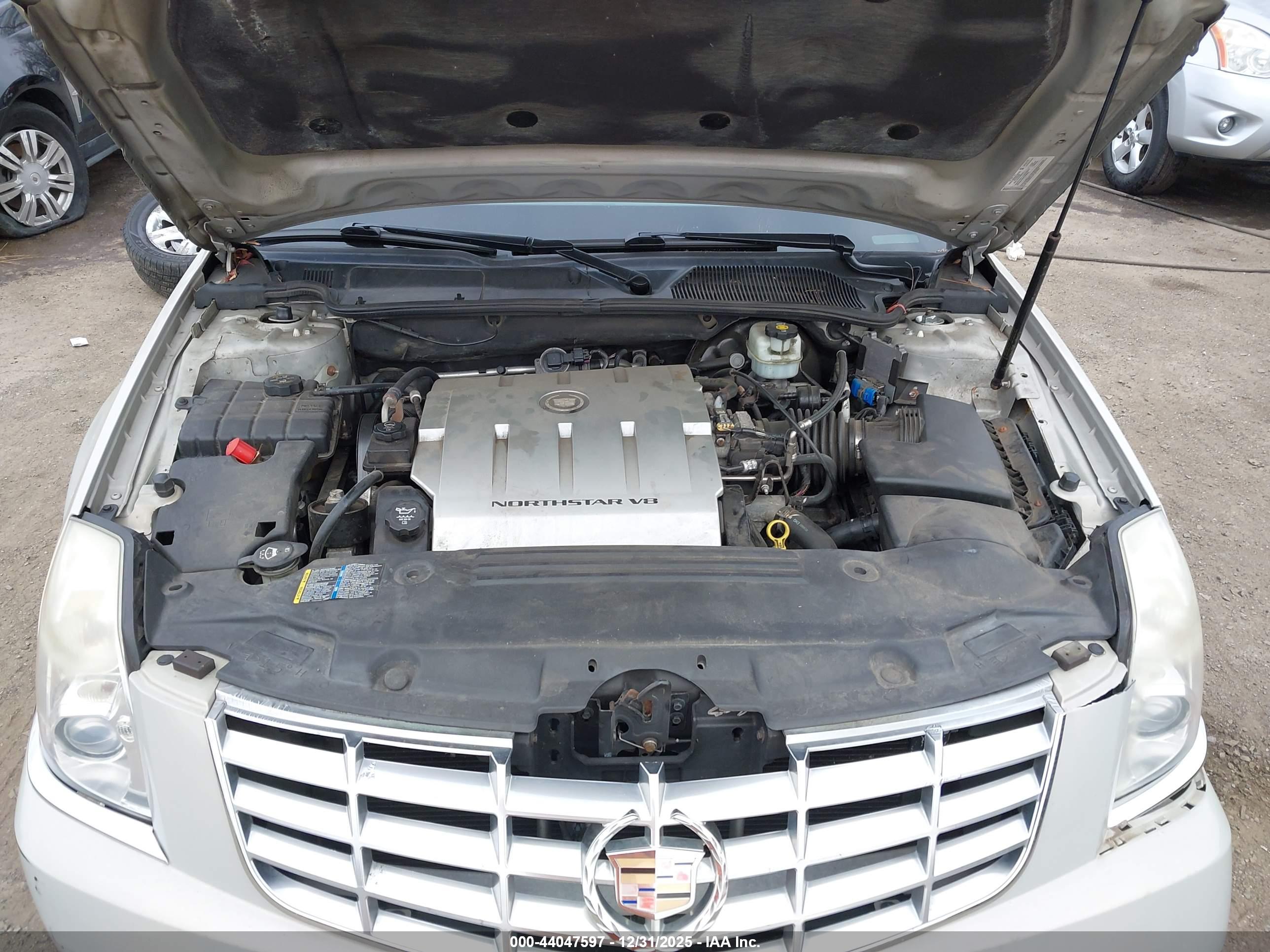 CADILLAC DTS image 10