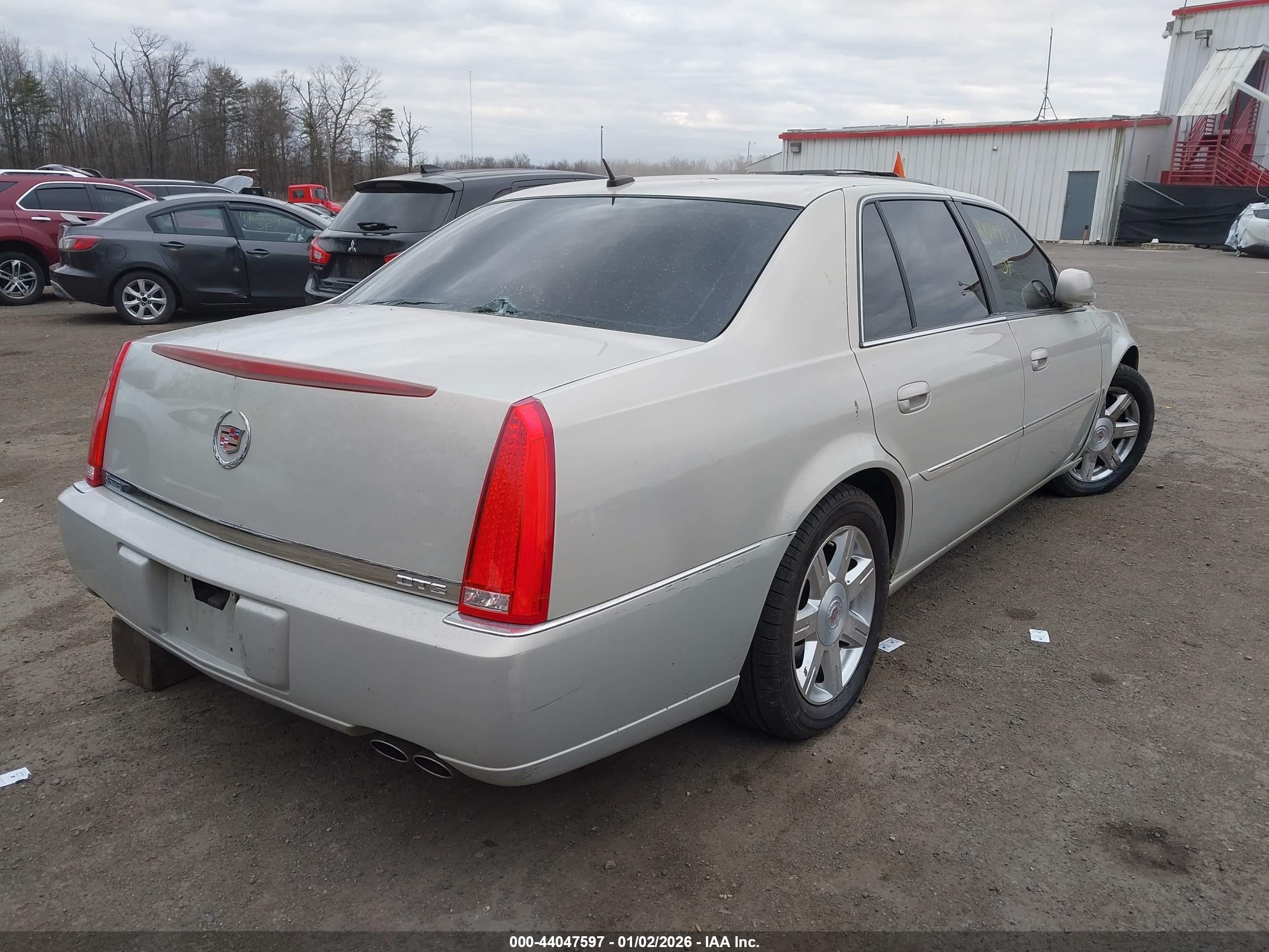 CADILLAC DTS image 4