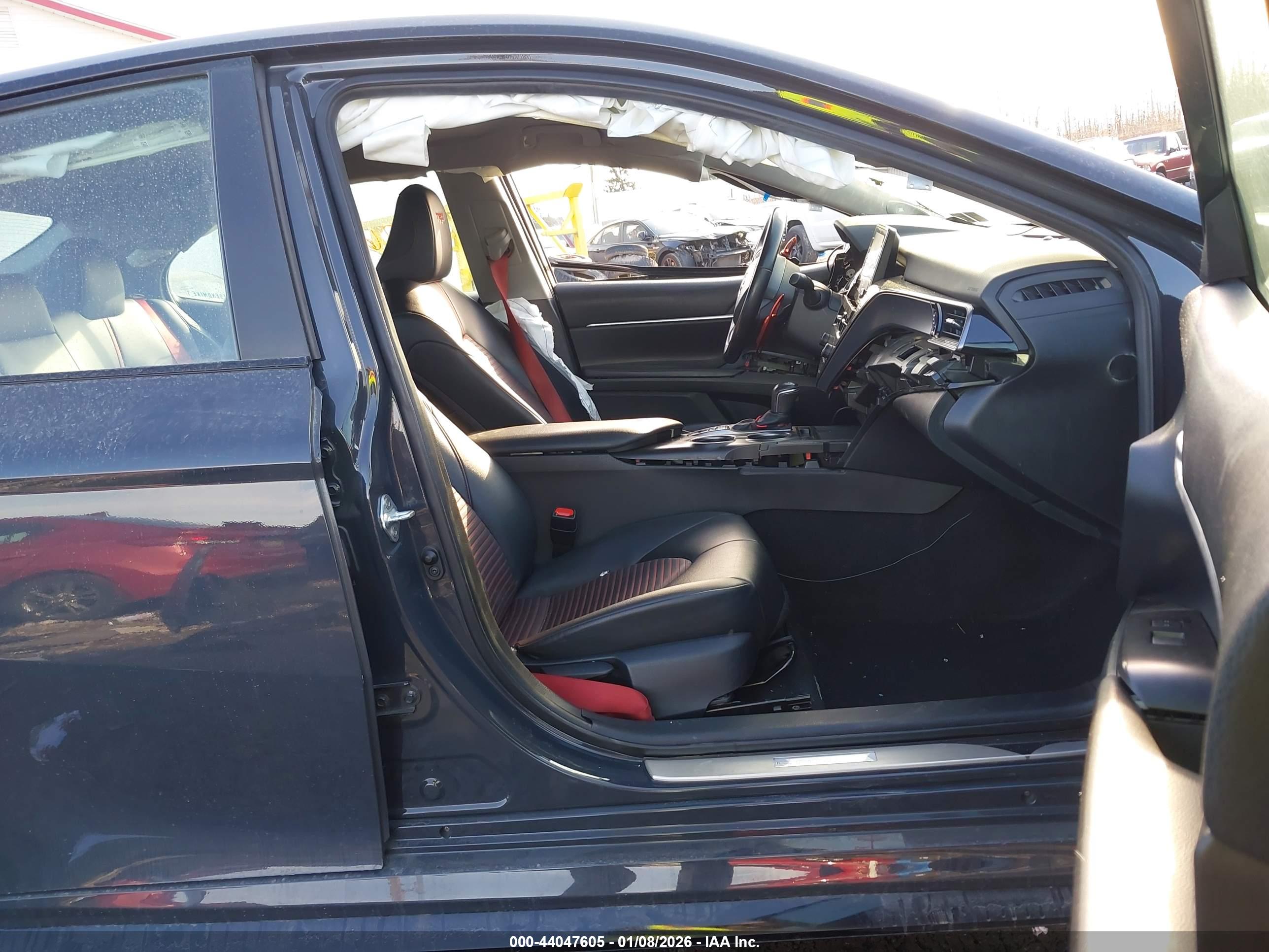TOYOTA CAMRY image 5