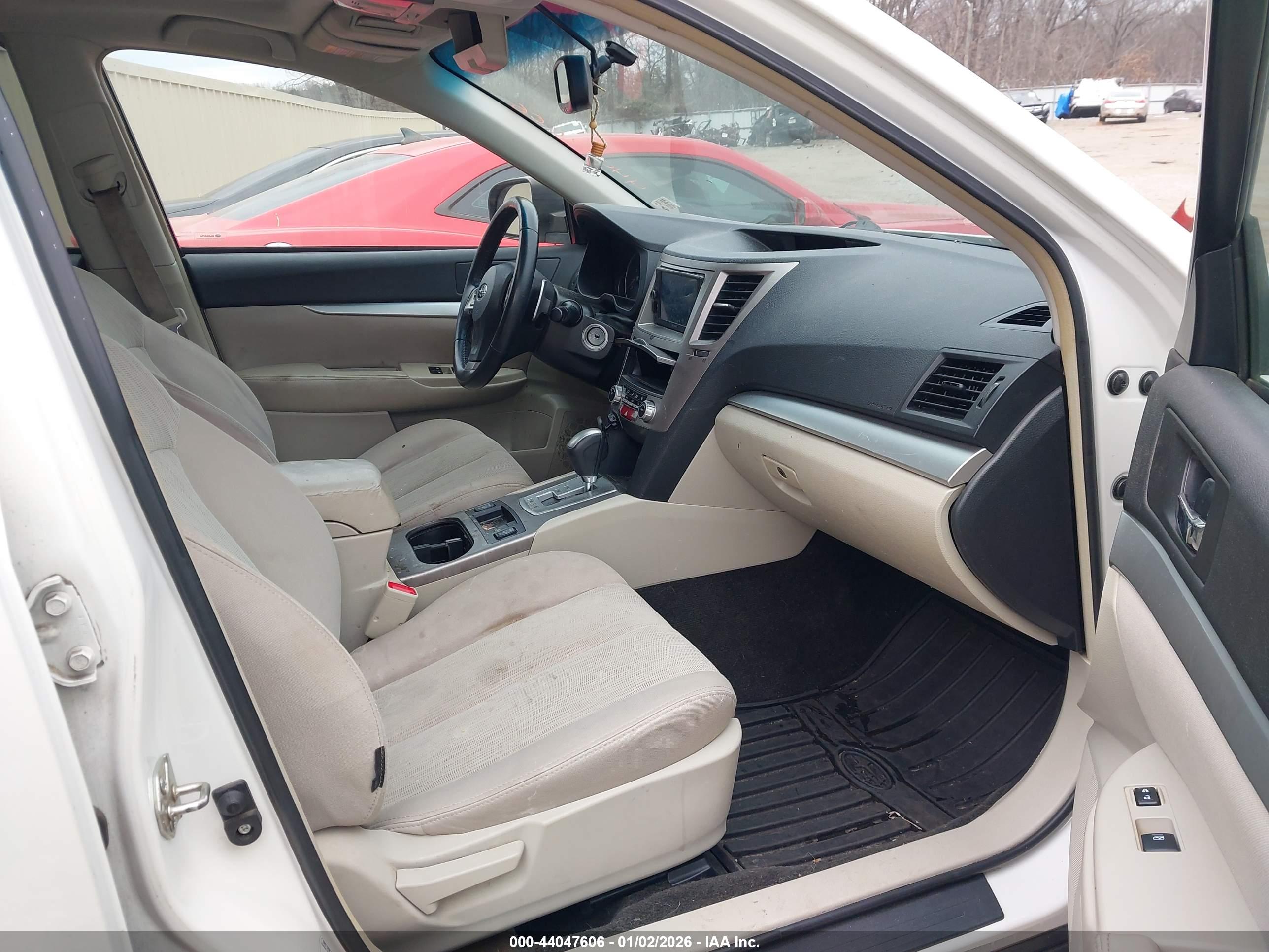 SUBARU OUTBACK image 5
