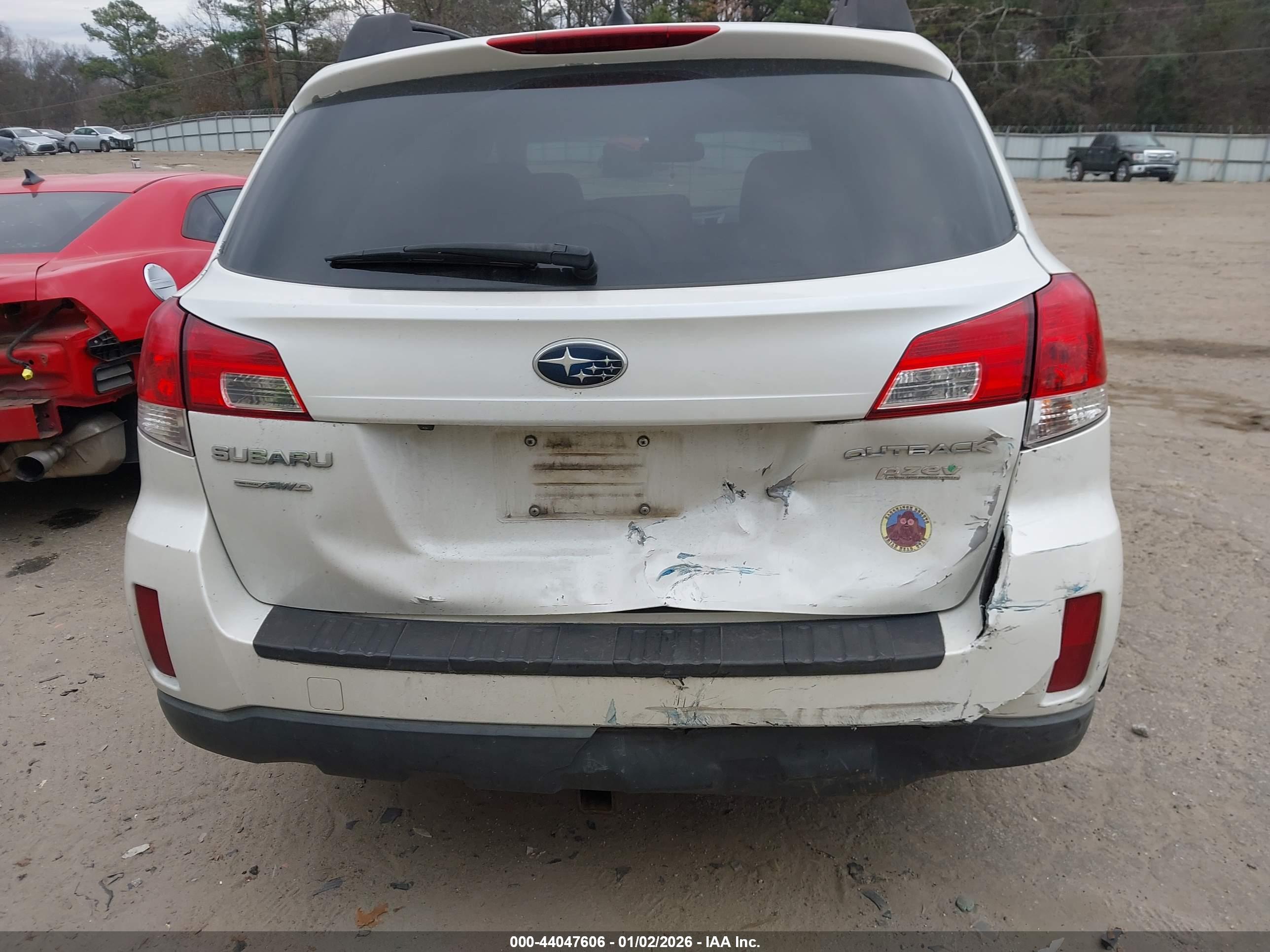 SUBARU OUTBACK image 6