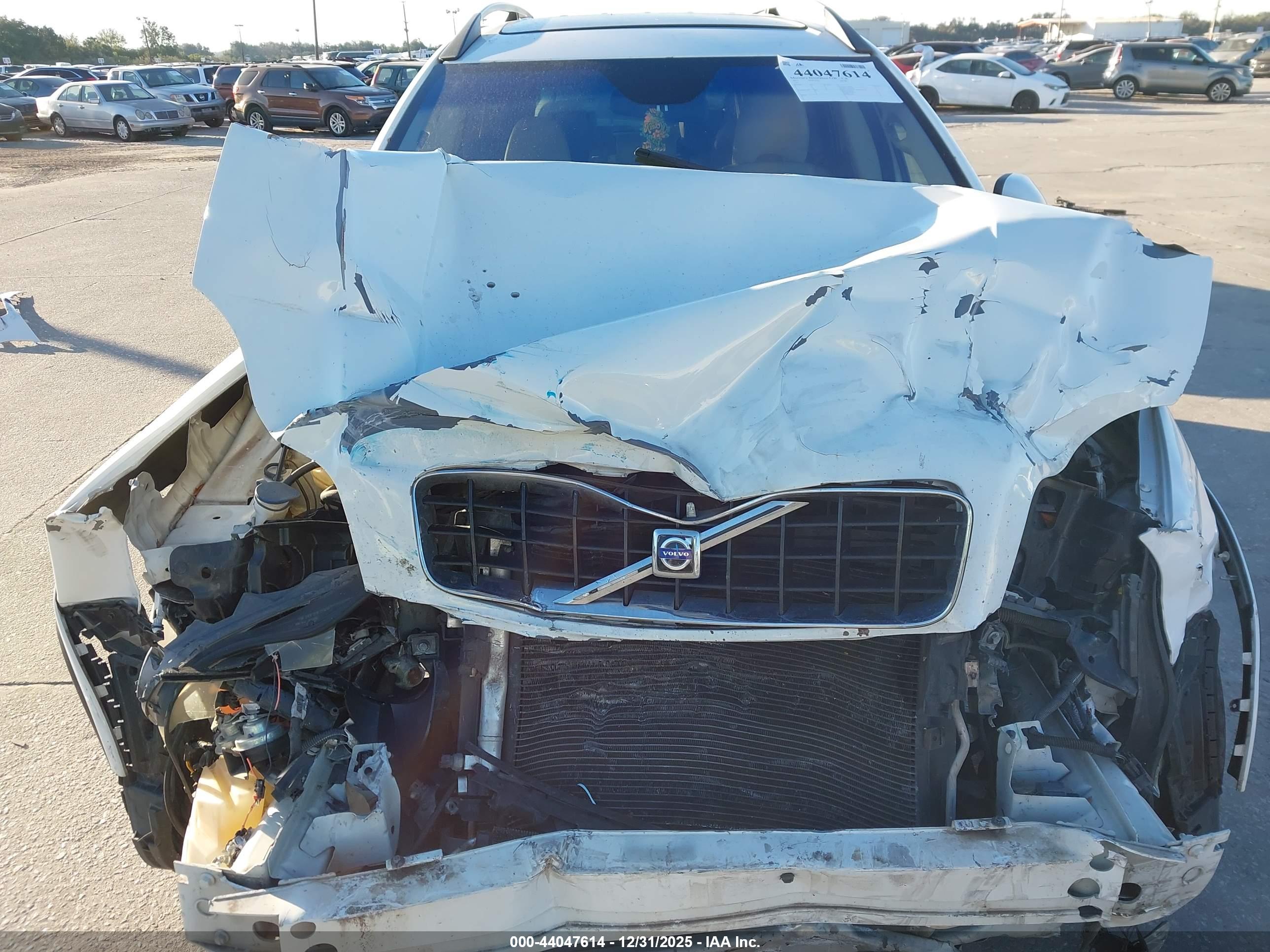 VOLVO XC90 image 10