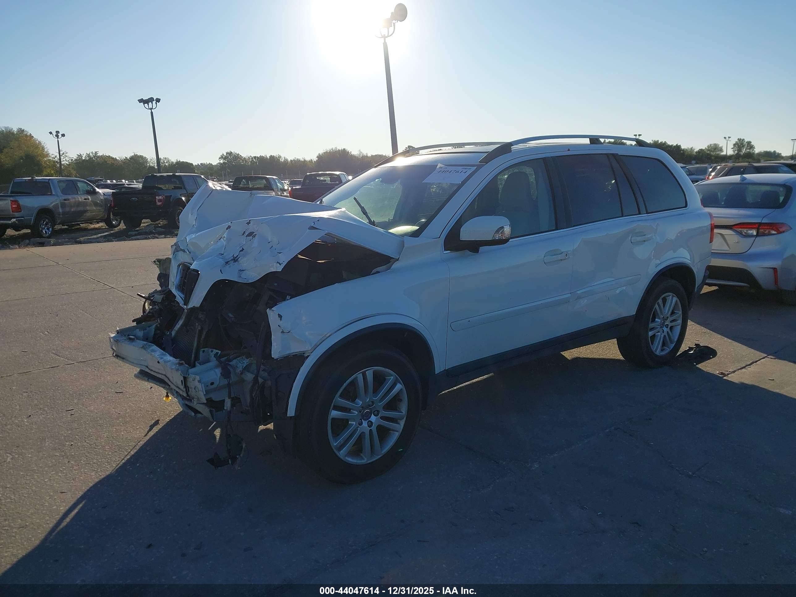 VOLVO XC90 image 2