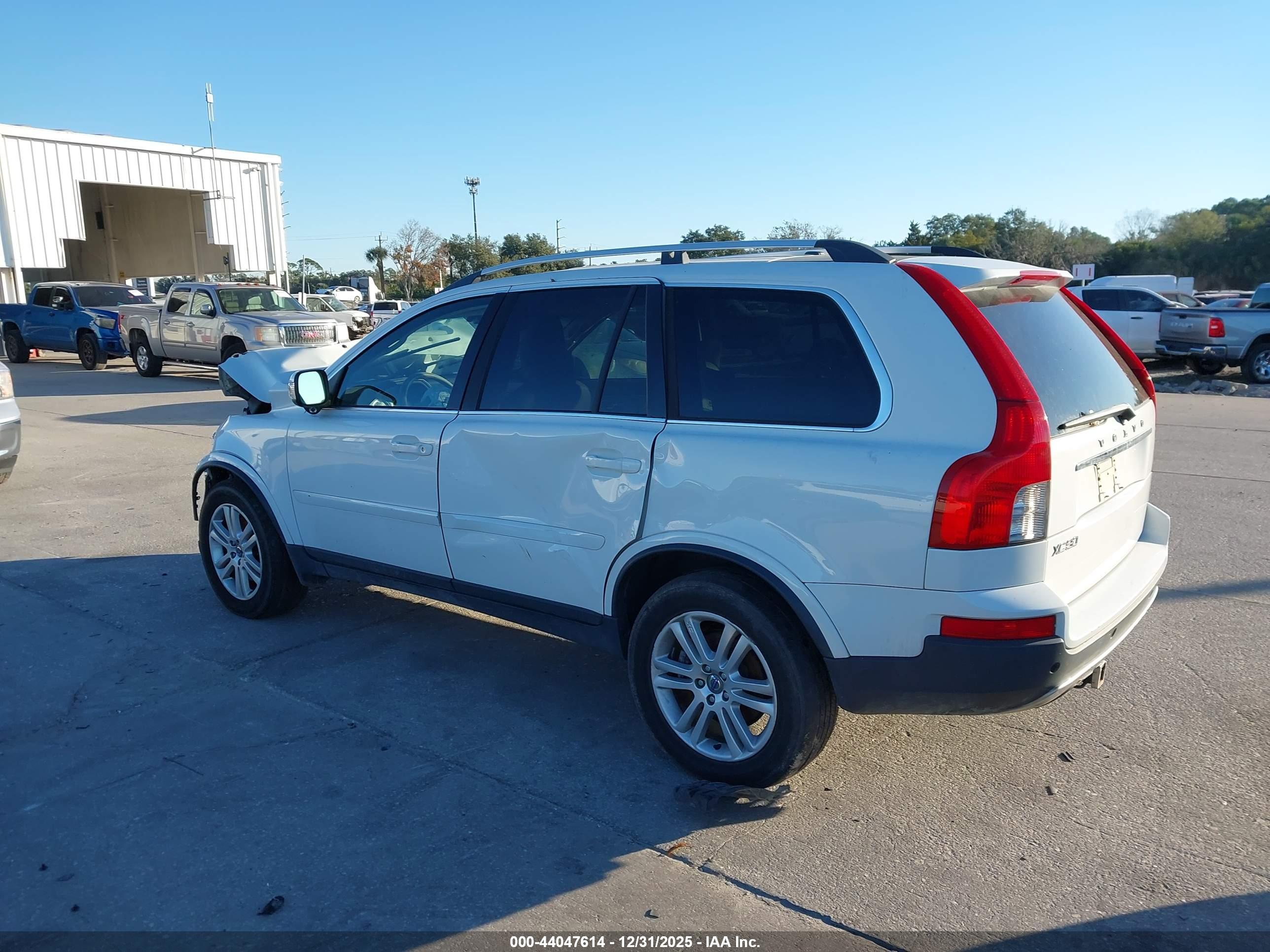 VOLVO XC90 image 3