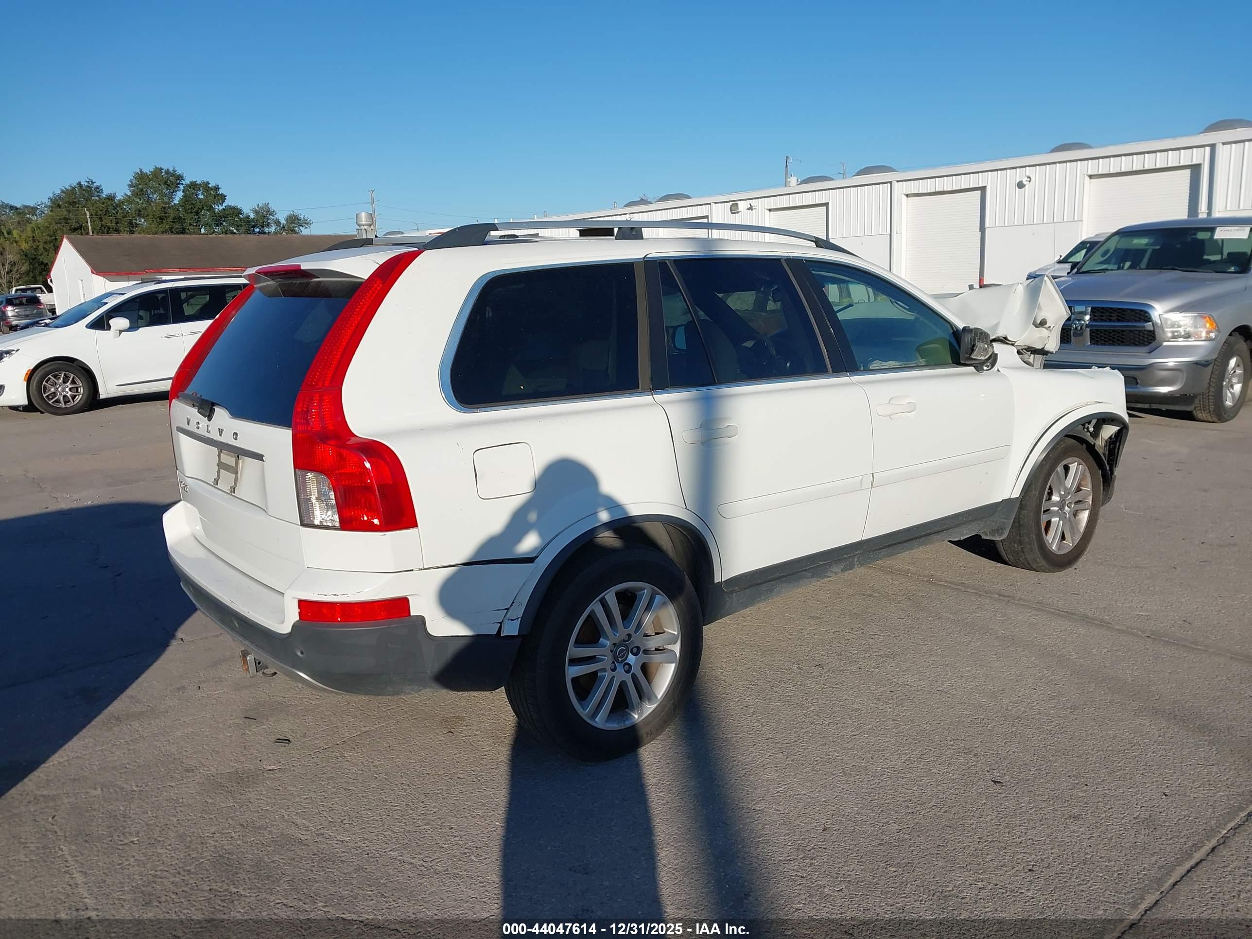 VOLVO XC90 image 4