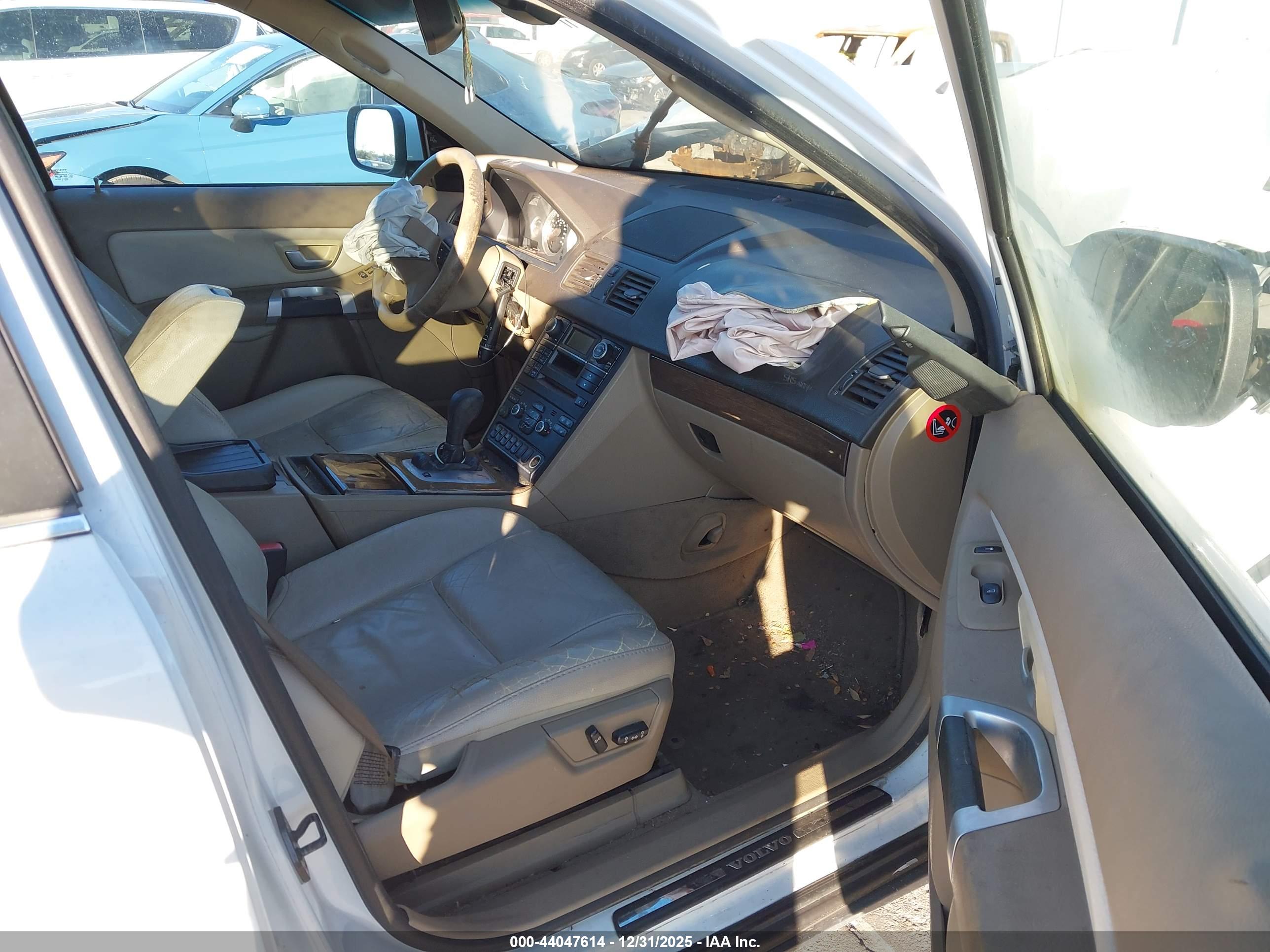 VOLVO XC90 image 5