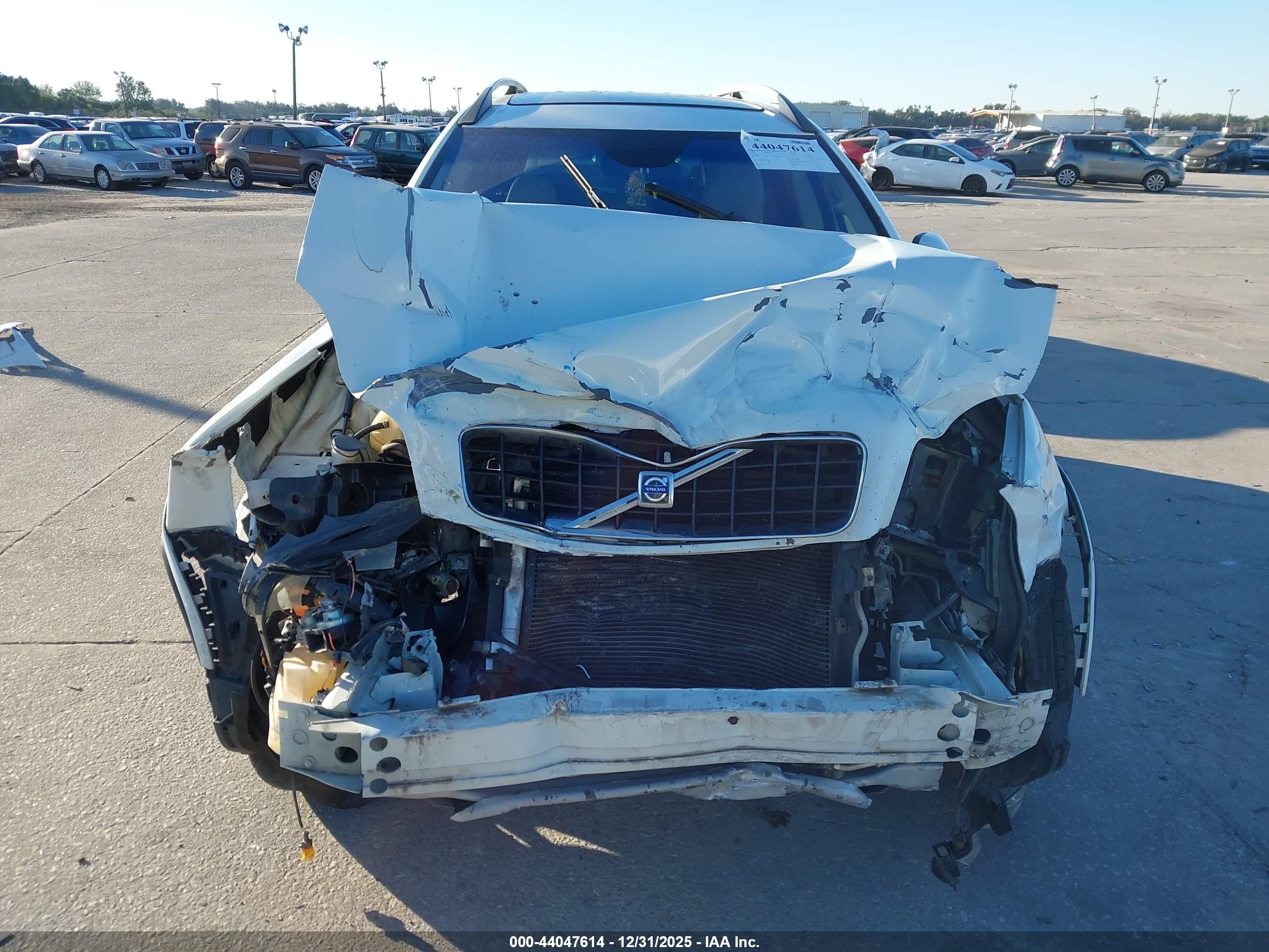 VOLVO XC90 image 6