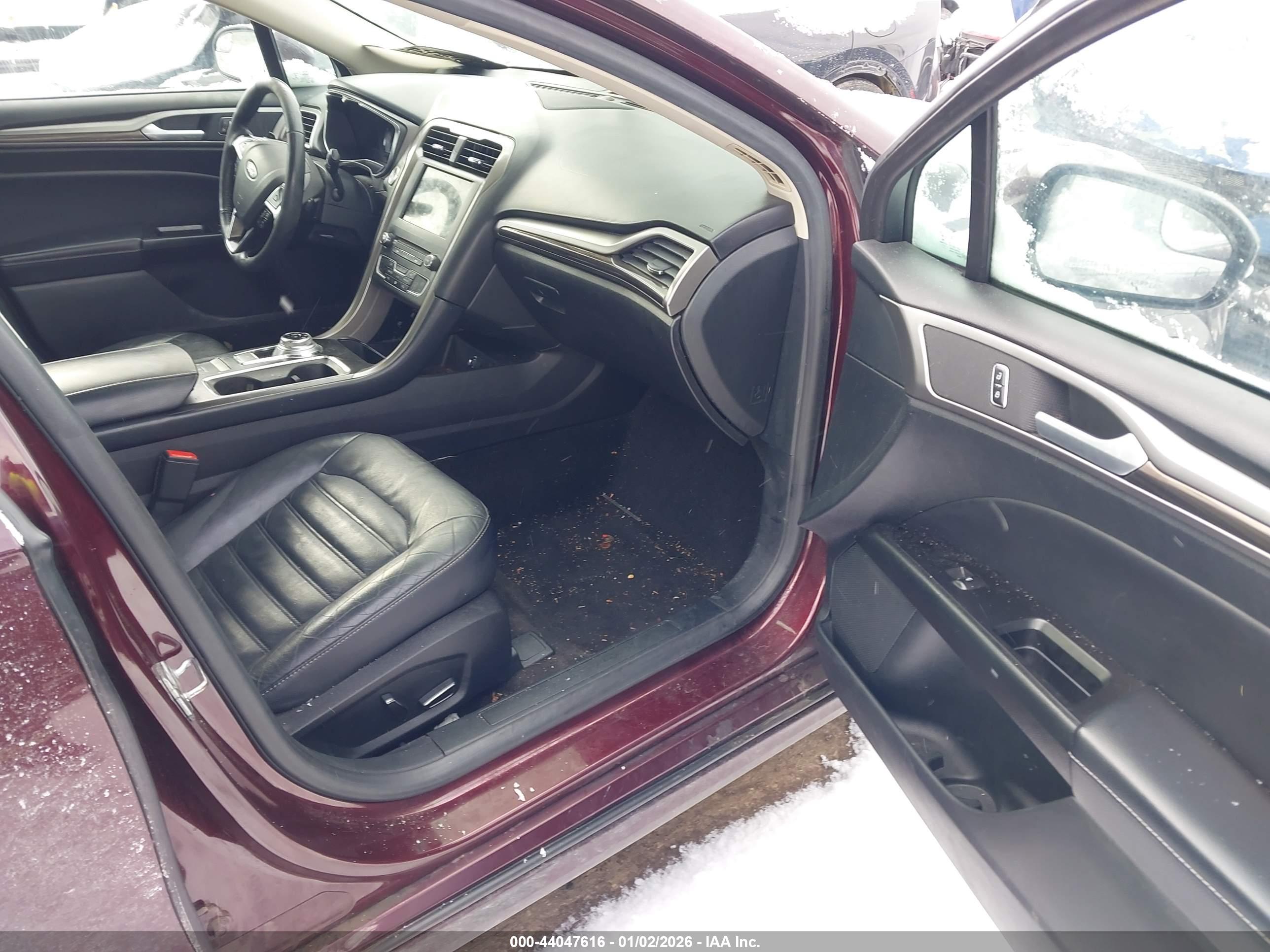 FORD FUSION image 5