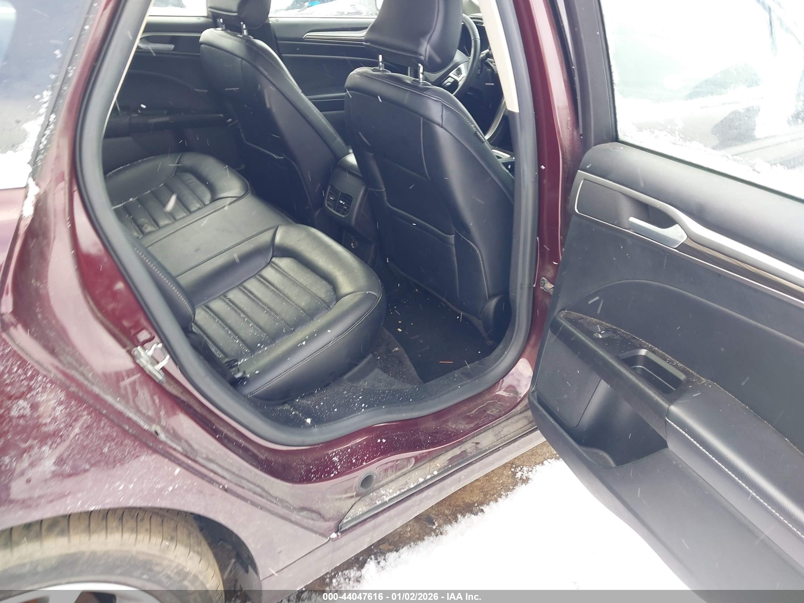 FORD FUSION image 8
