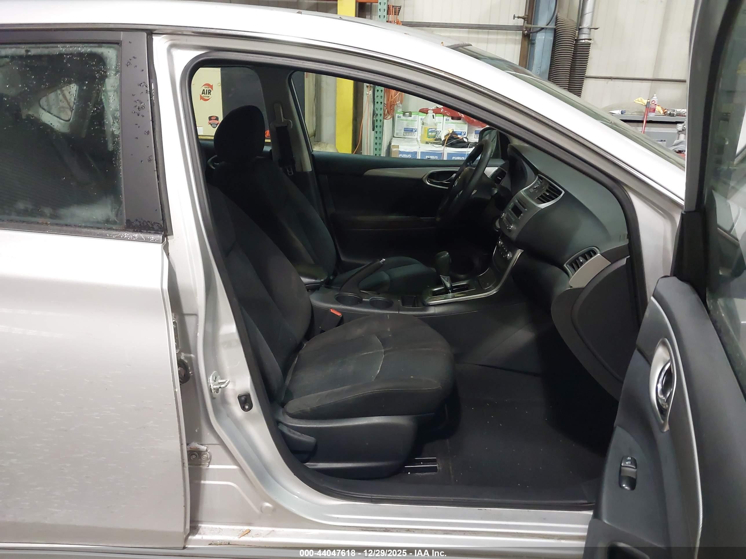 NISSAN SENTRA image 5