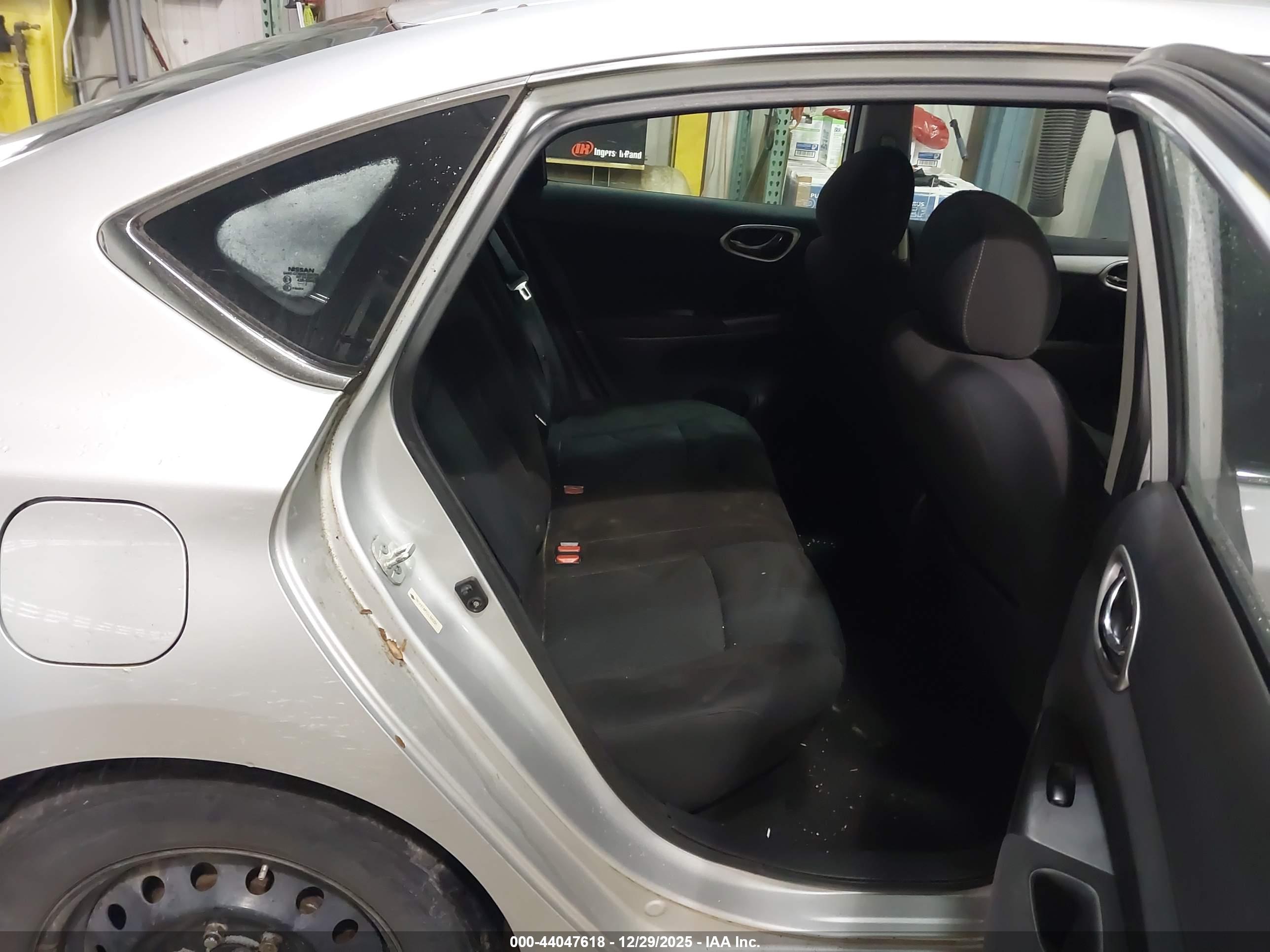 NISSAN SENTRA image 8