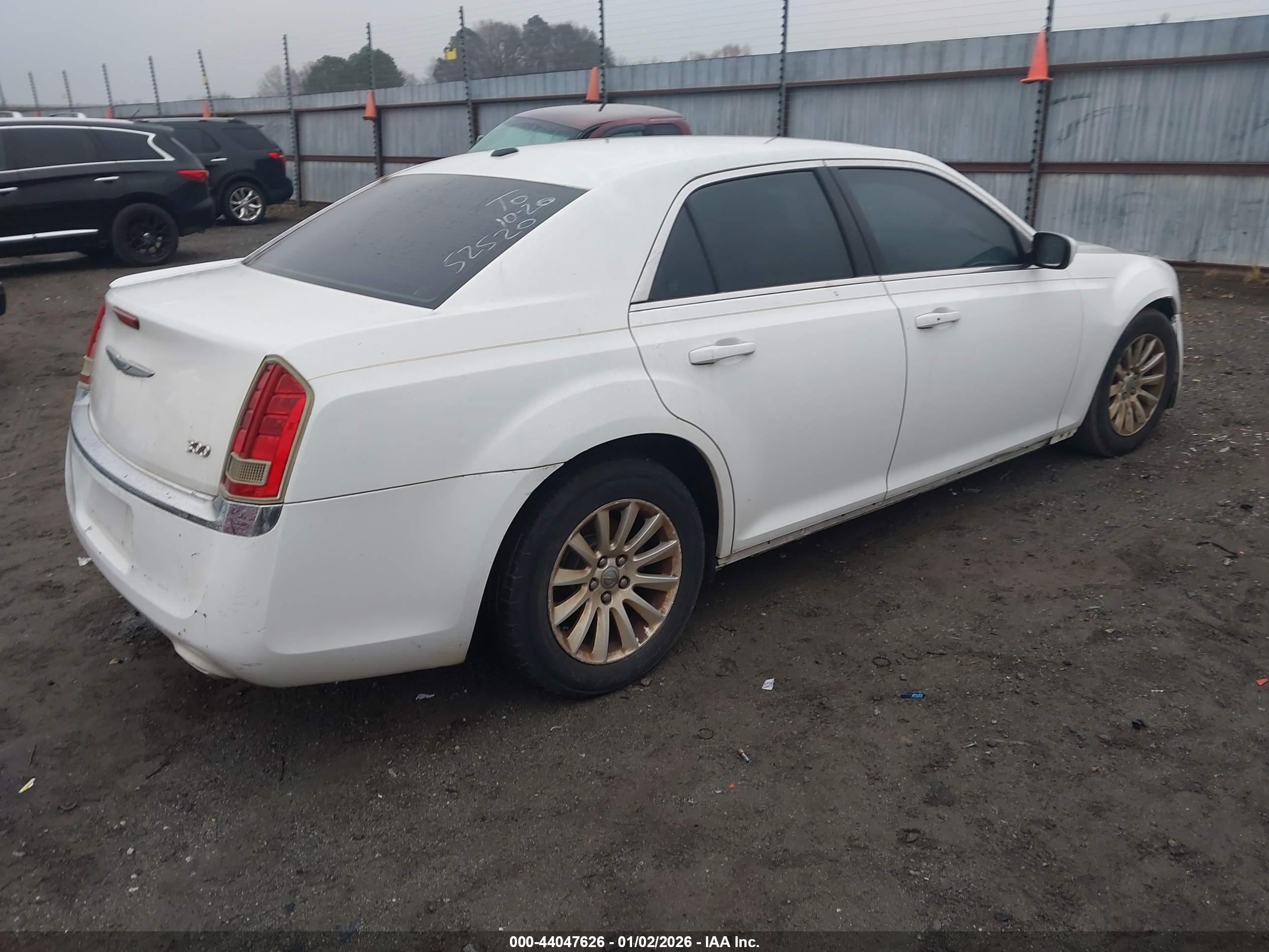 CHRYSLER 300 image 4