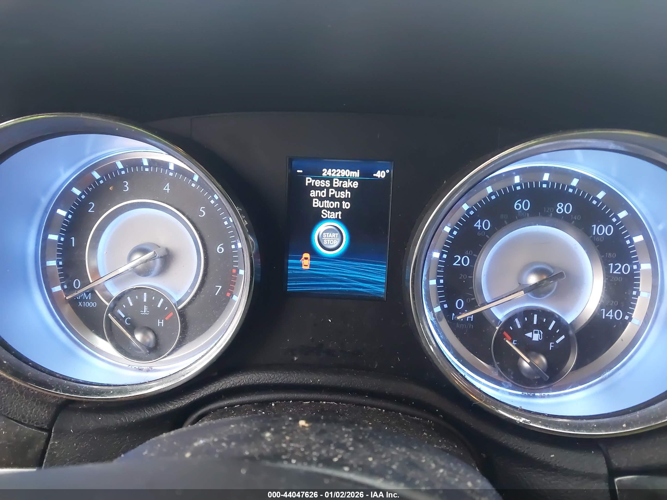 CHRYSLER 300 image 7
