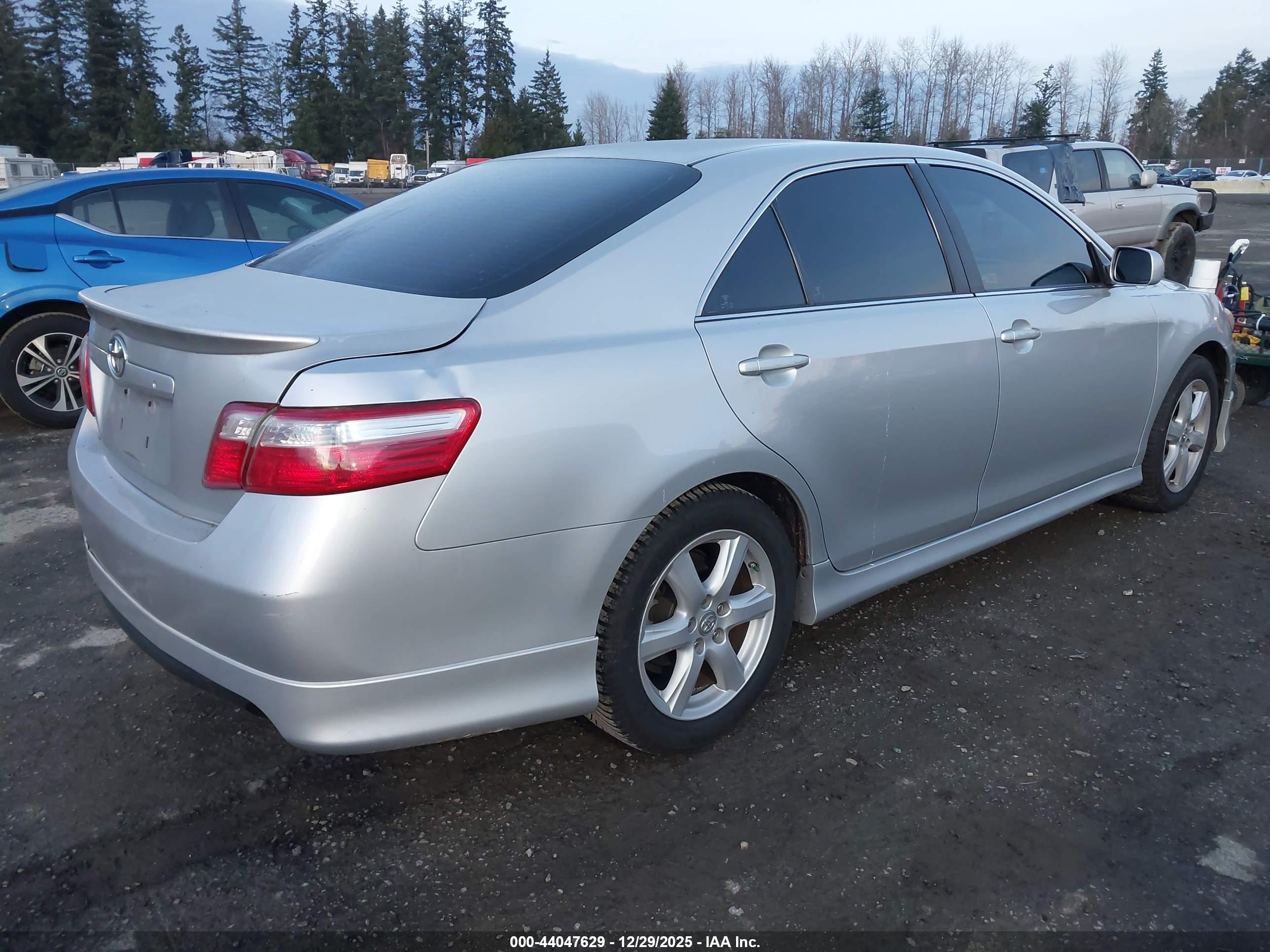 TOYOTA CAMRY image 4