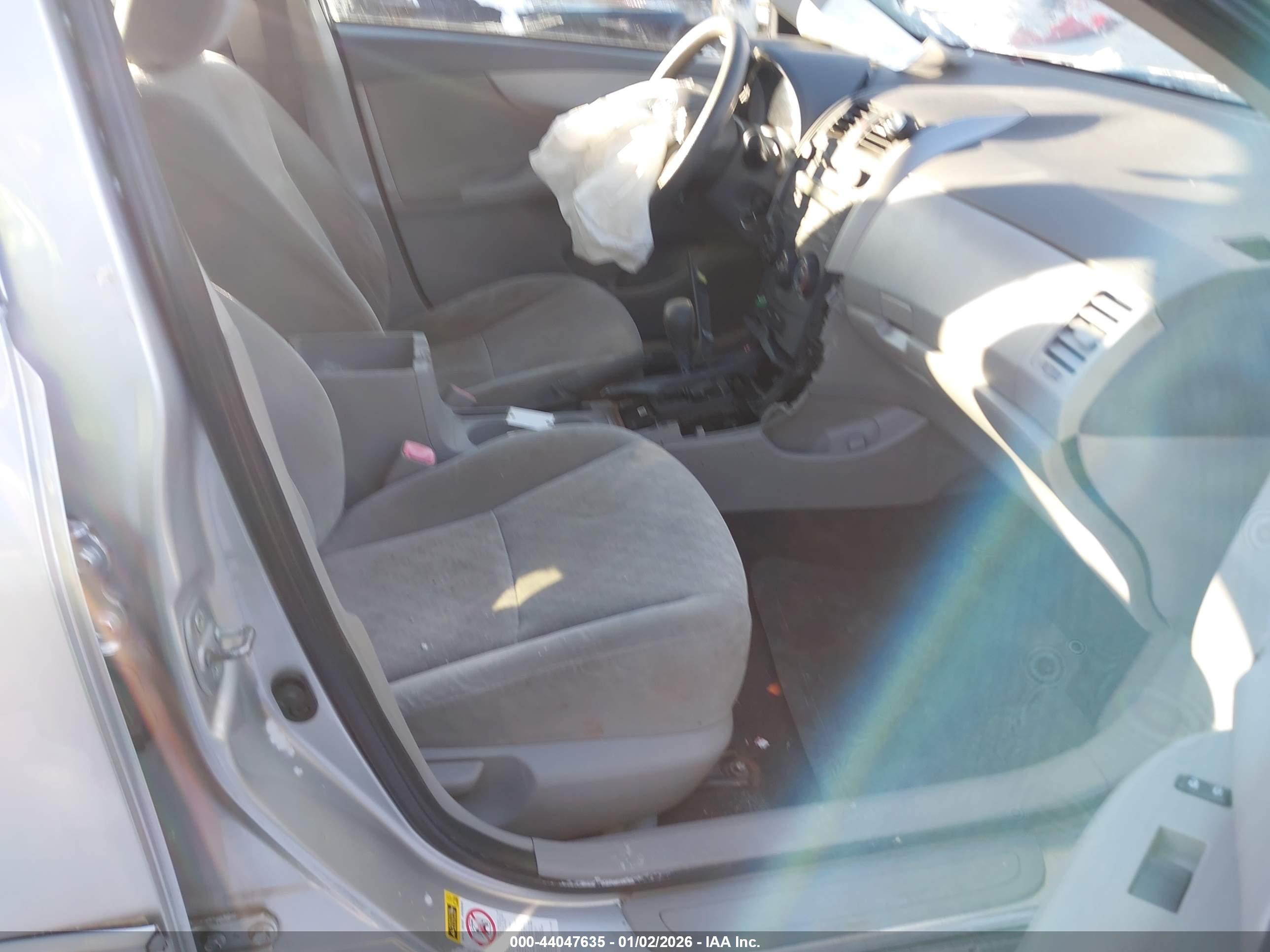 TOYOTA COROLLA image 5