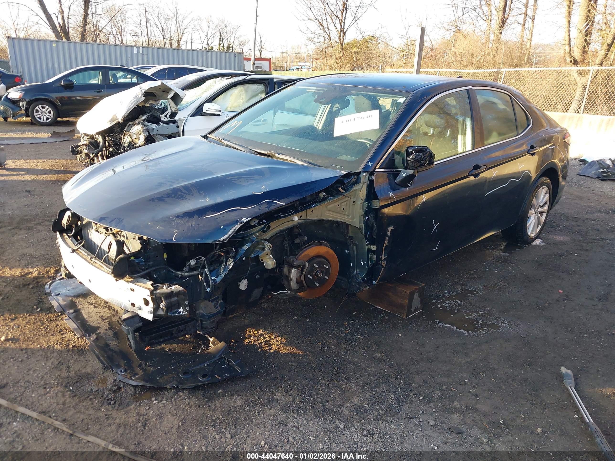 TOYOTA CAMRY image 2
