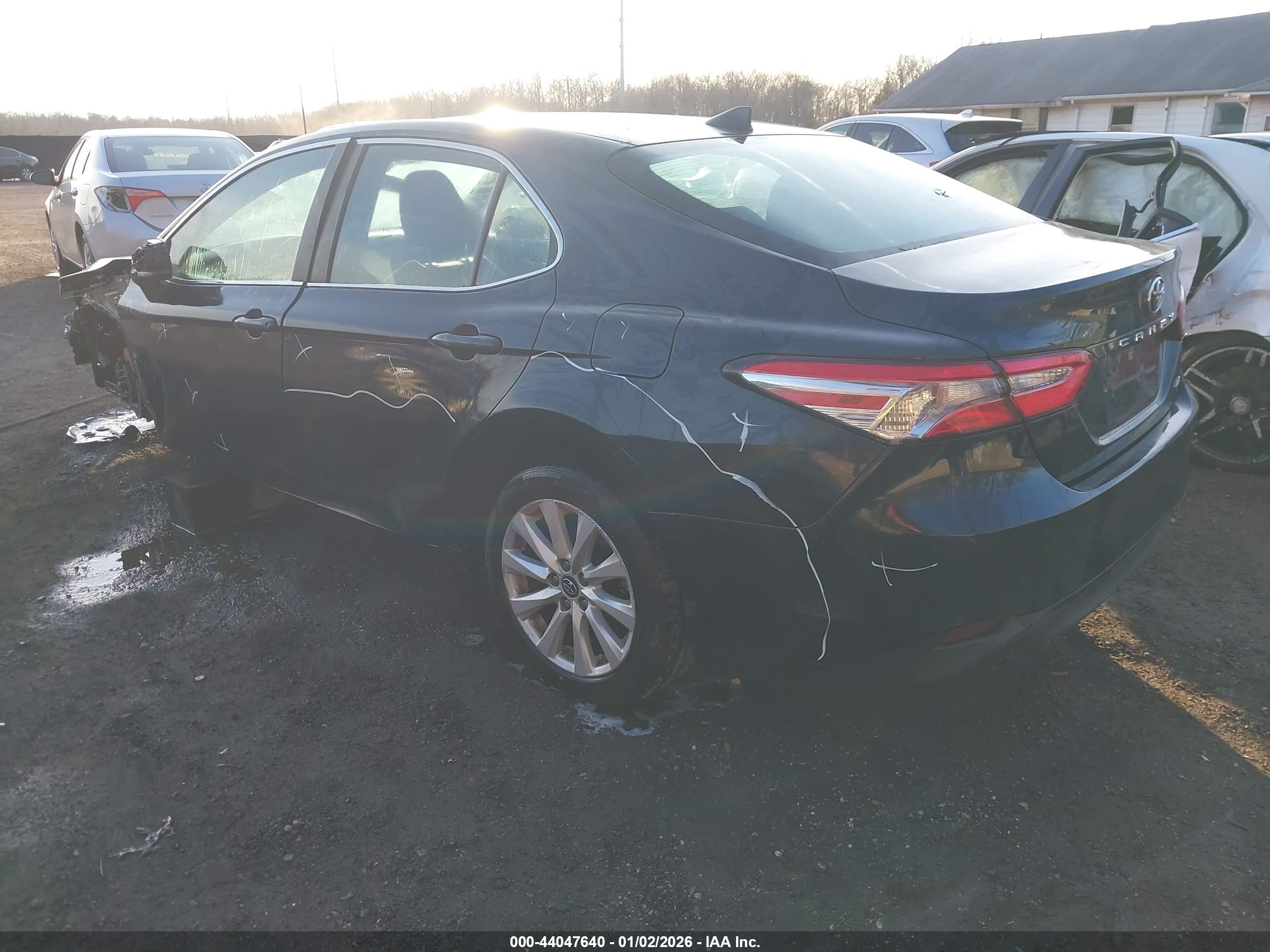 TOYOTA CAMRY image 3