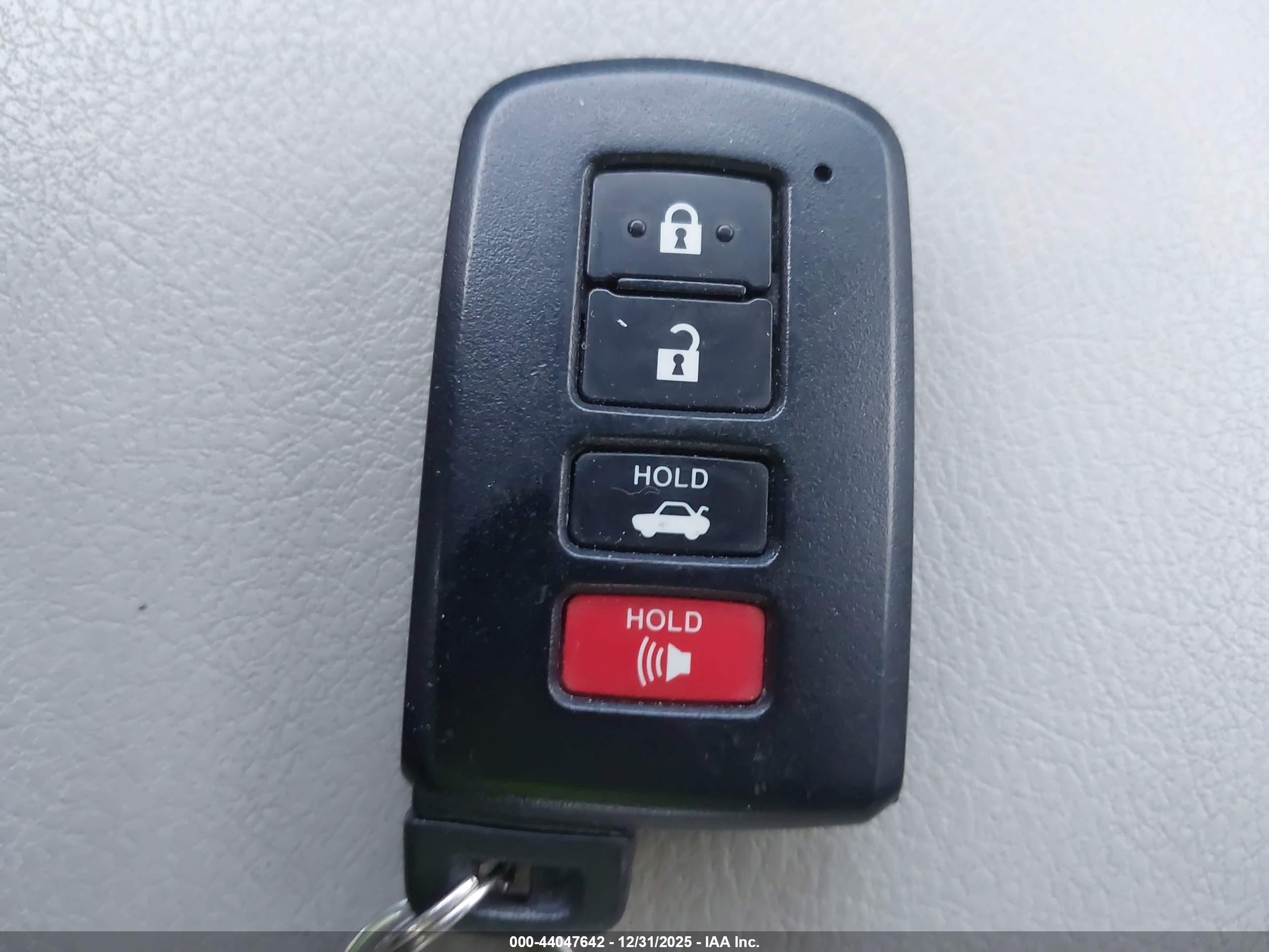 TOYOTA CAMRY image 11