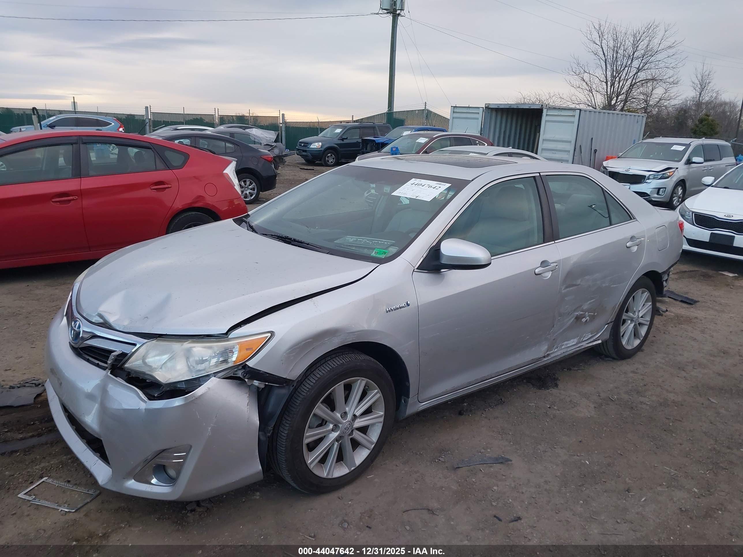 TOYOTA CAMRY image 2