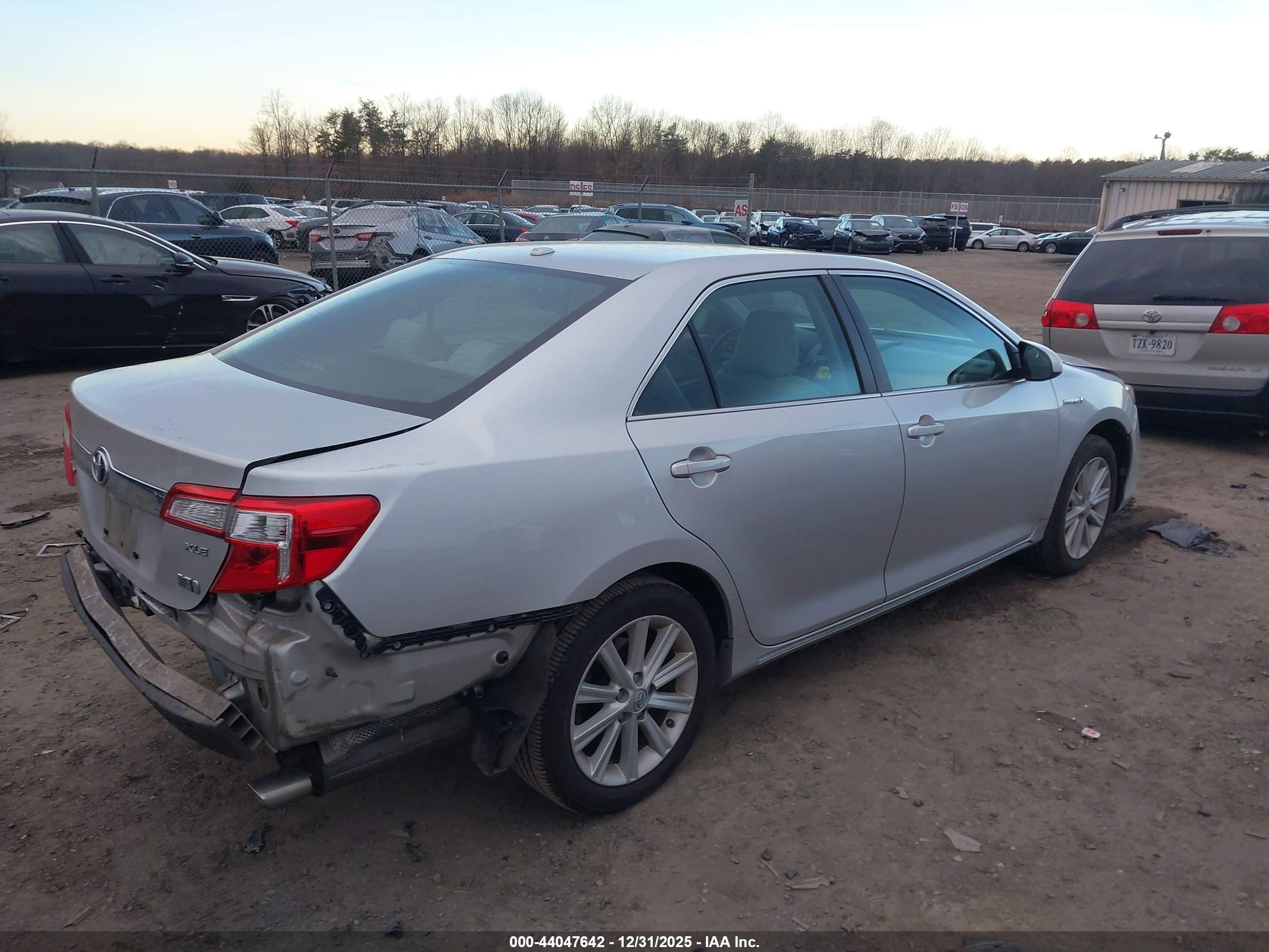 TOYOTA CAMRY image 4