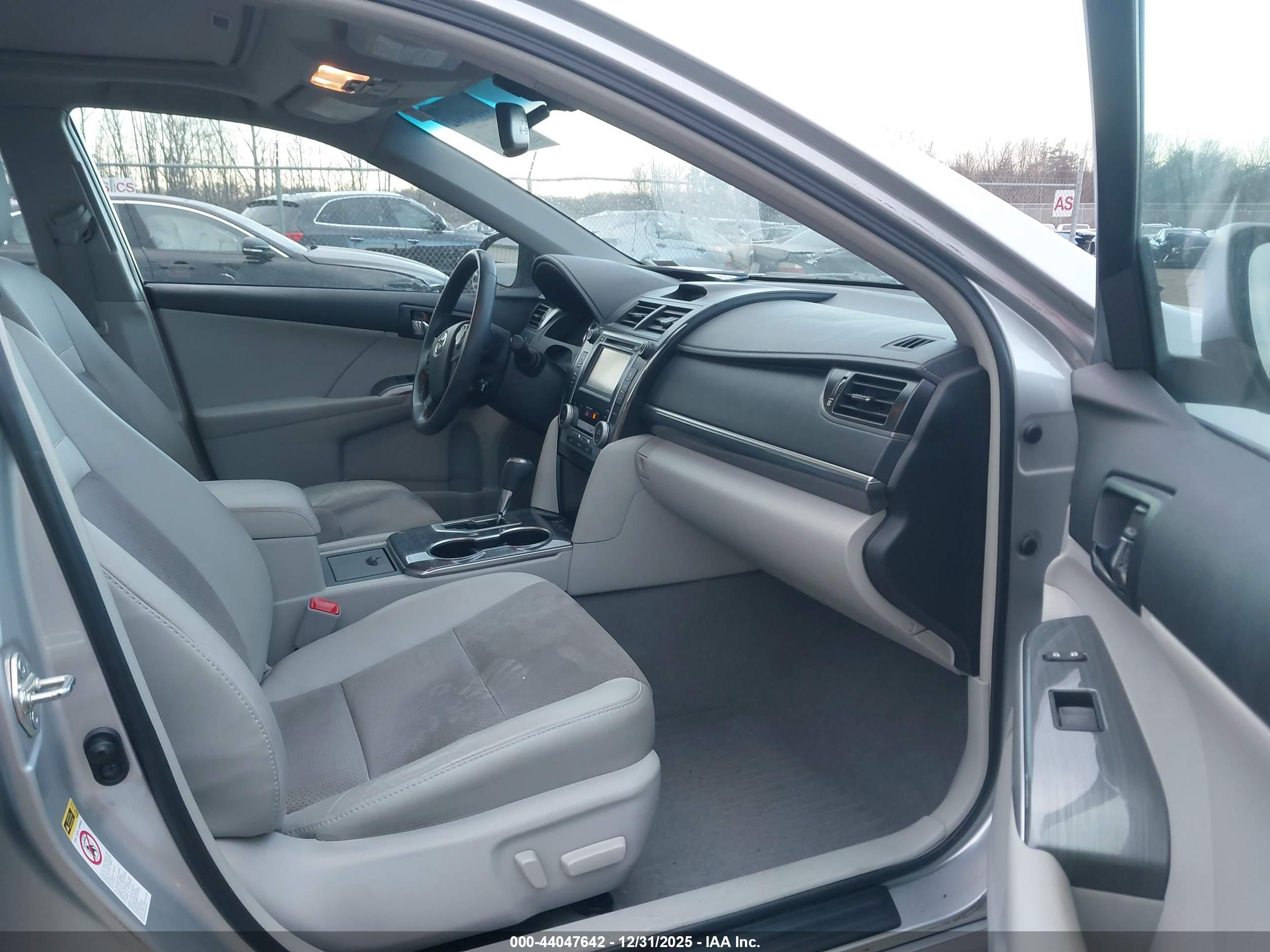 TOYOTA CAMRY image 5