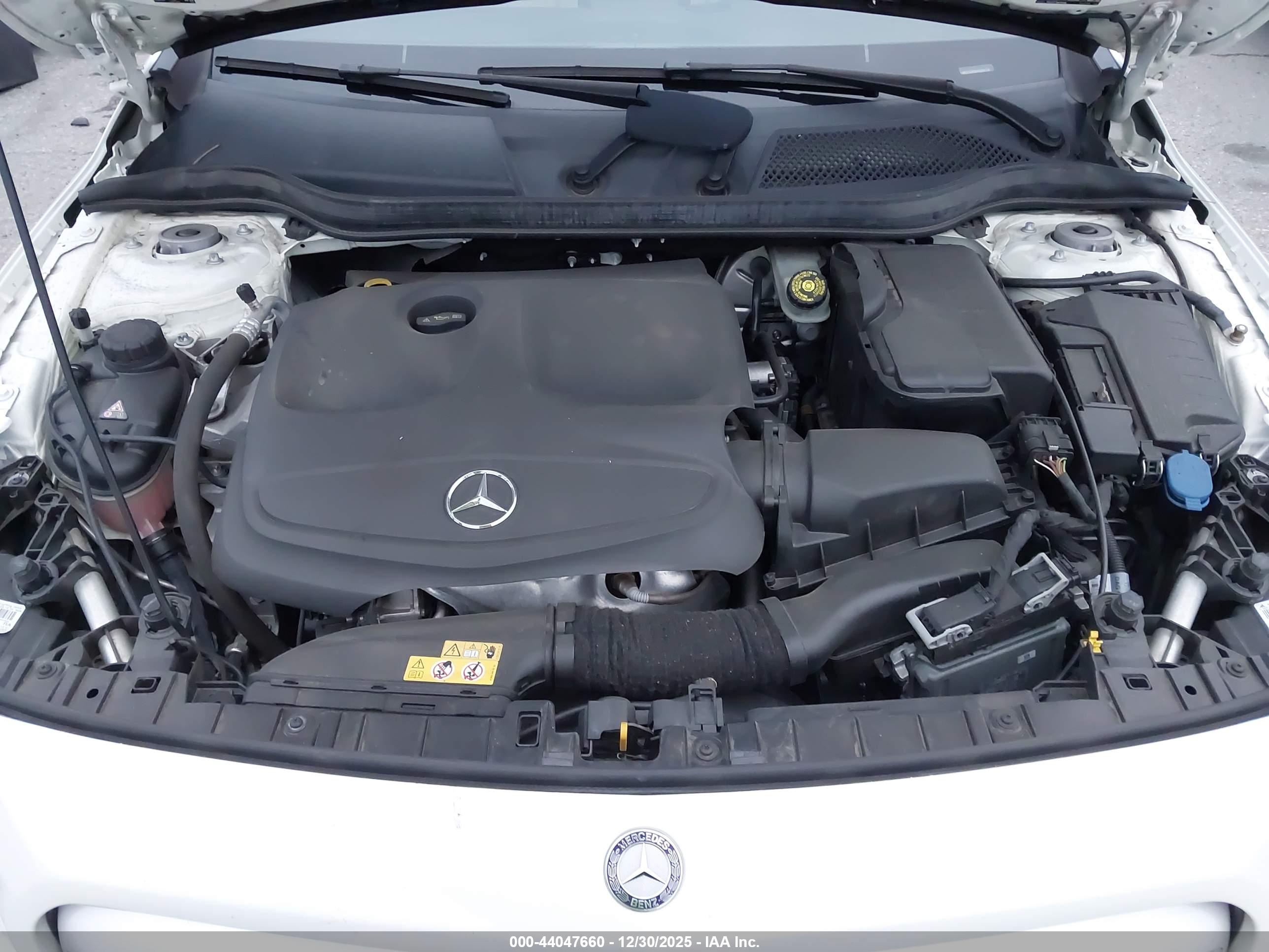 MERCEDES-BENZ GLA image 10