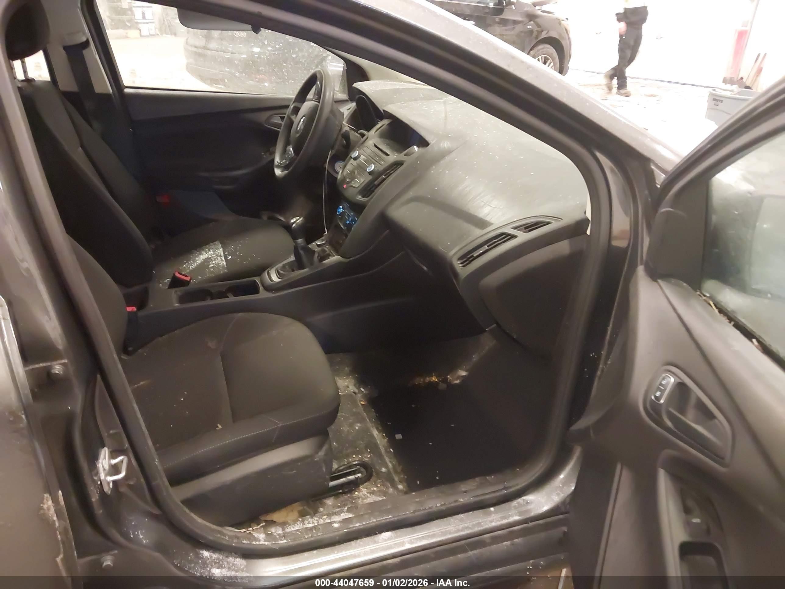 FORD FOCUS image 5