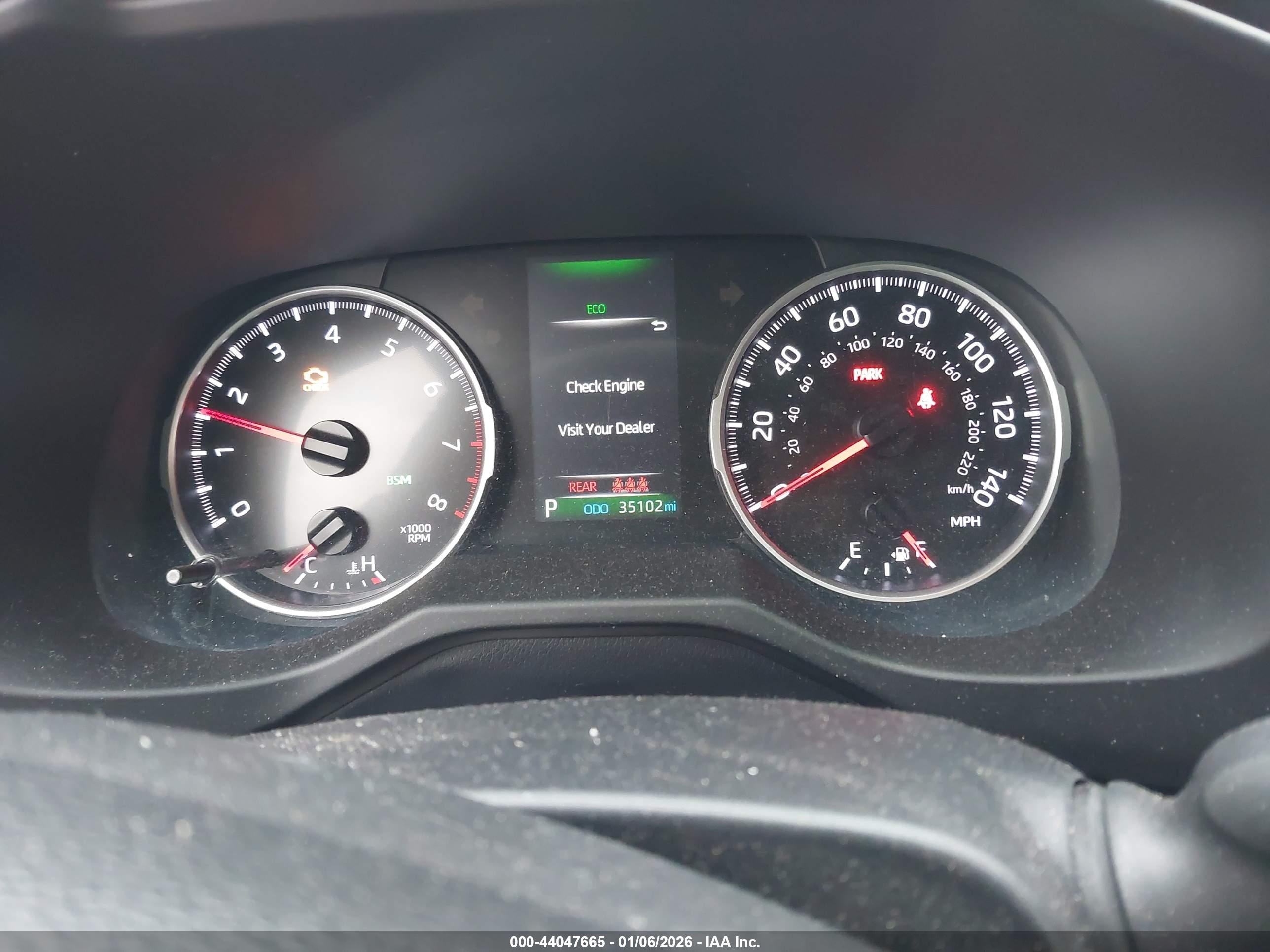 TOYOTA RAV4 image 7