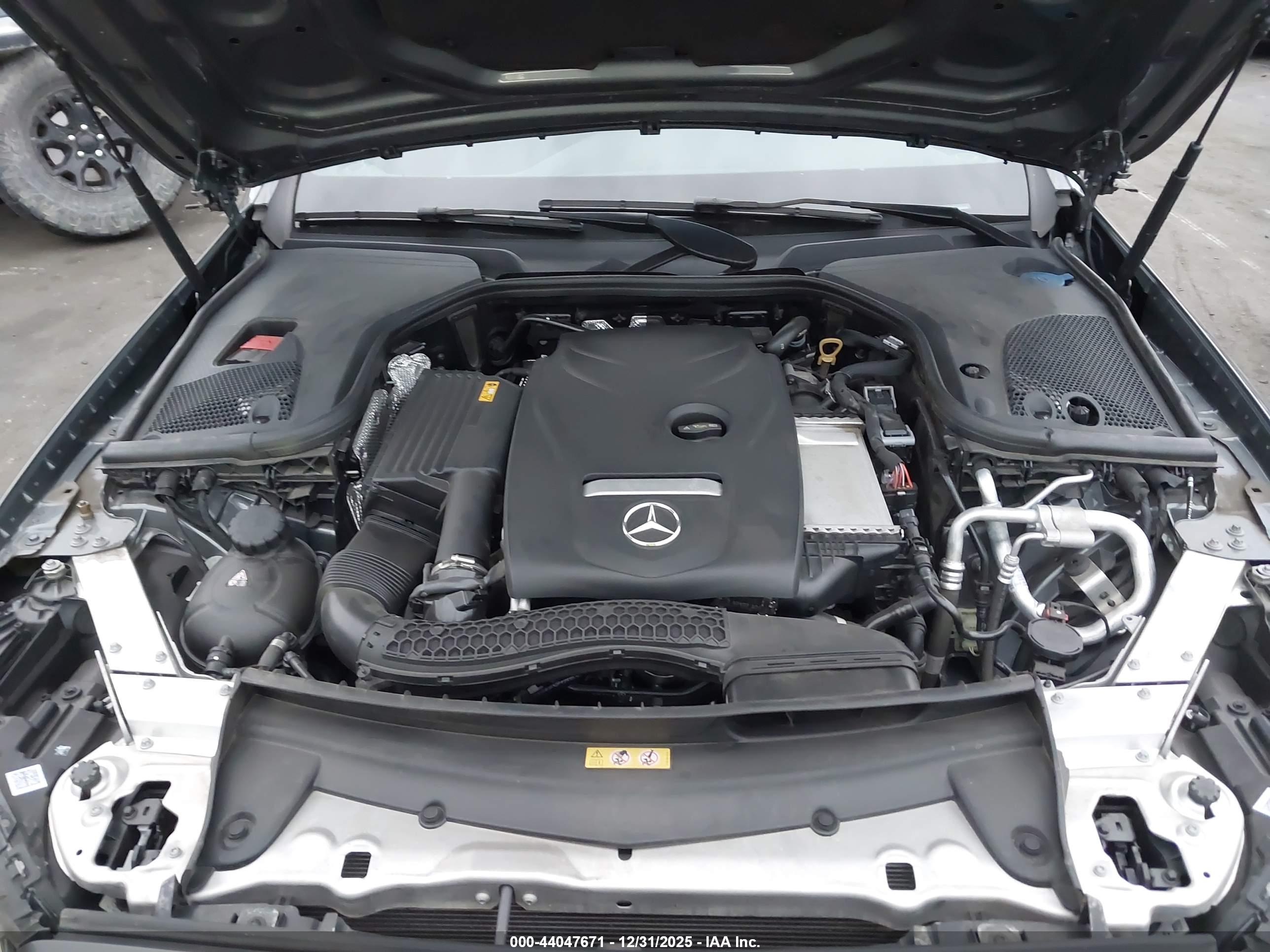 MERCEDES-BENZ E image 10