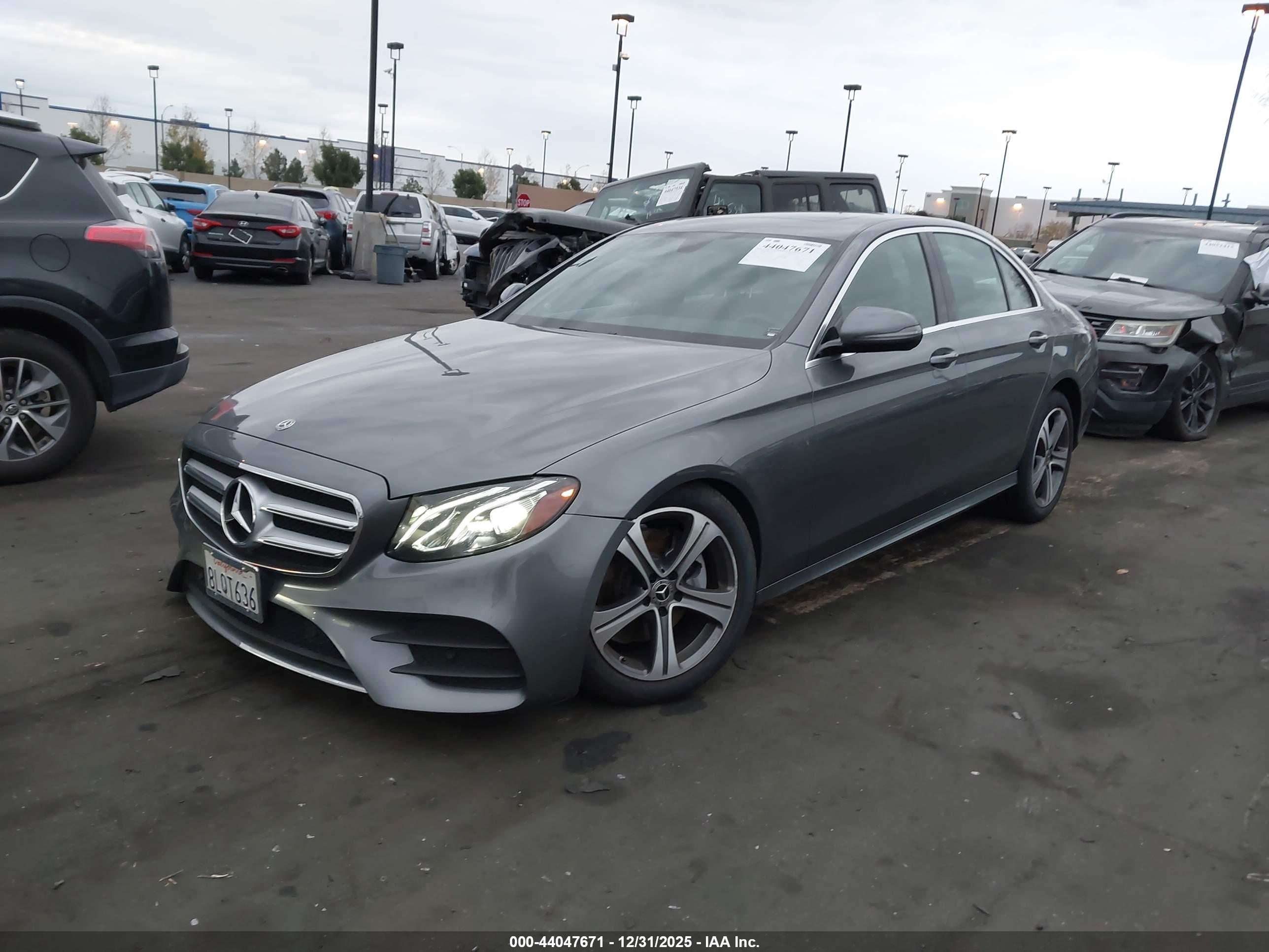 MERCEDES-BENZ E image 2