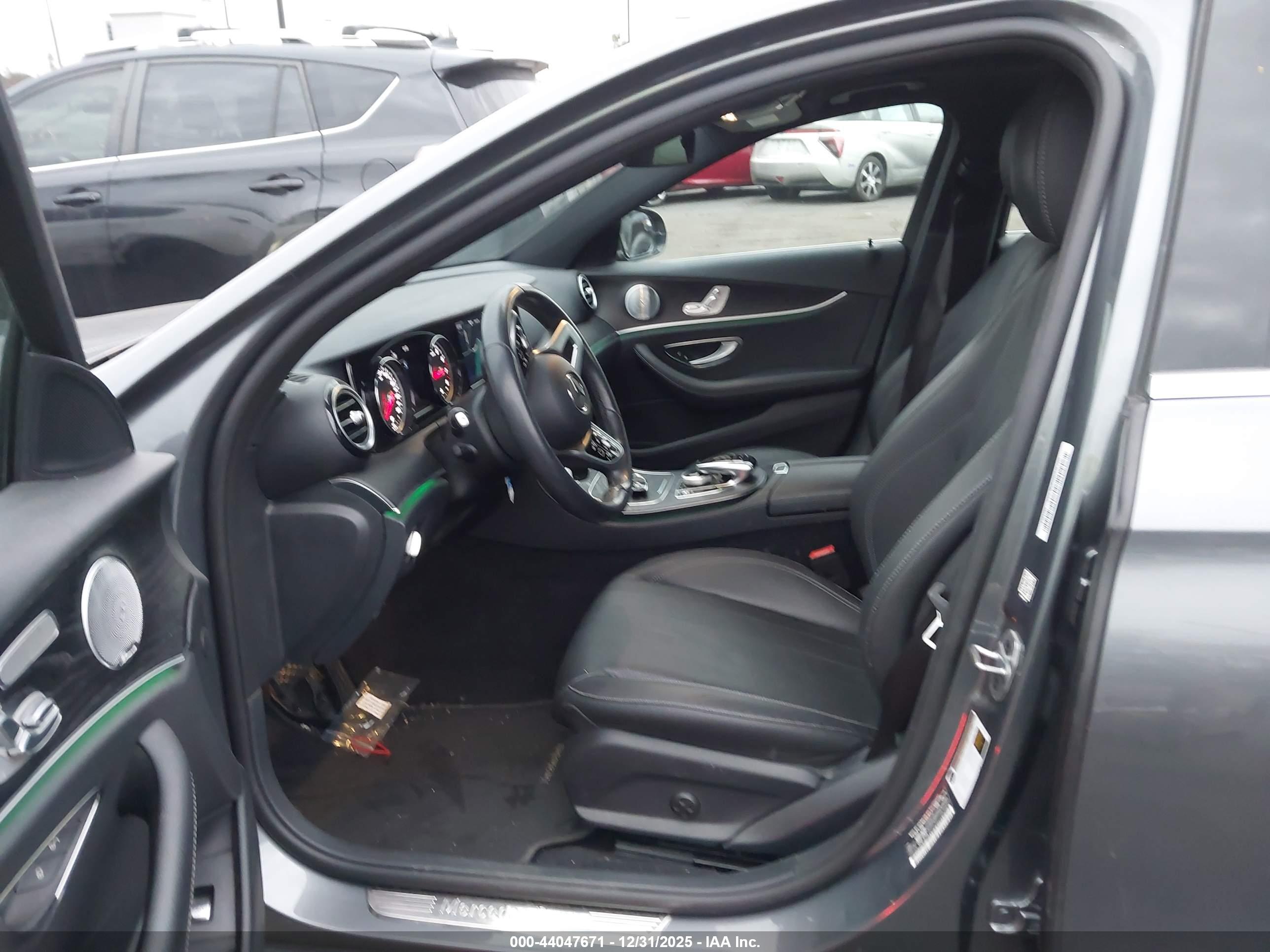 MERCEDES-BENZ E image 5