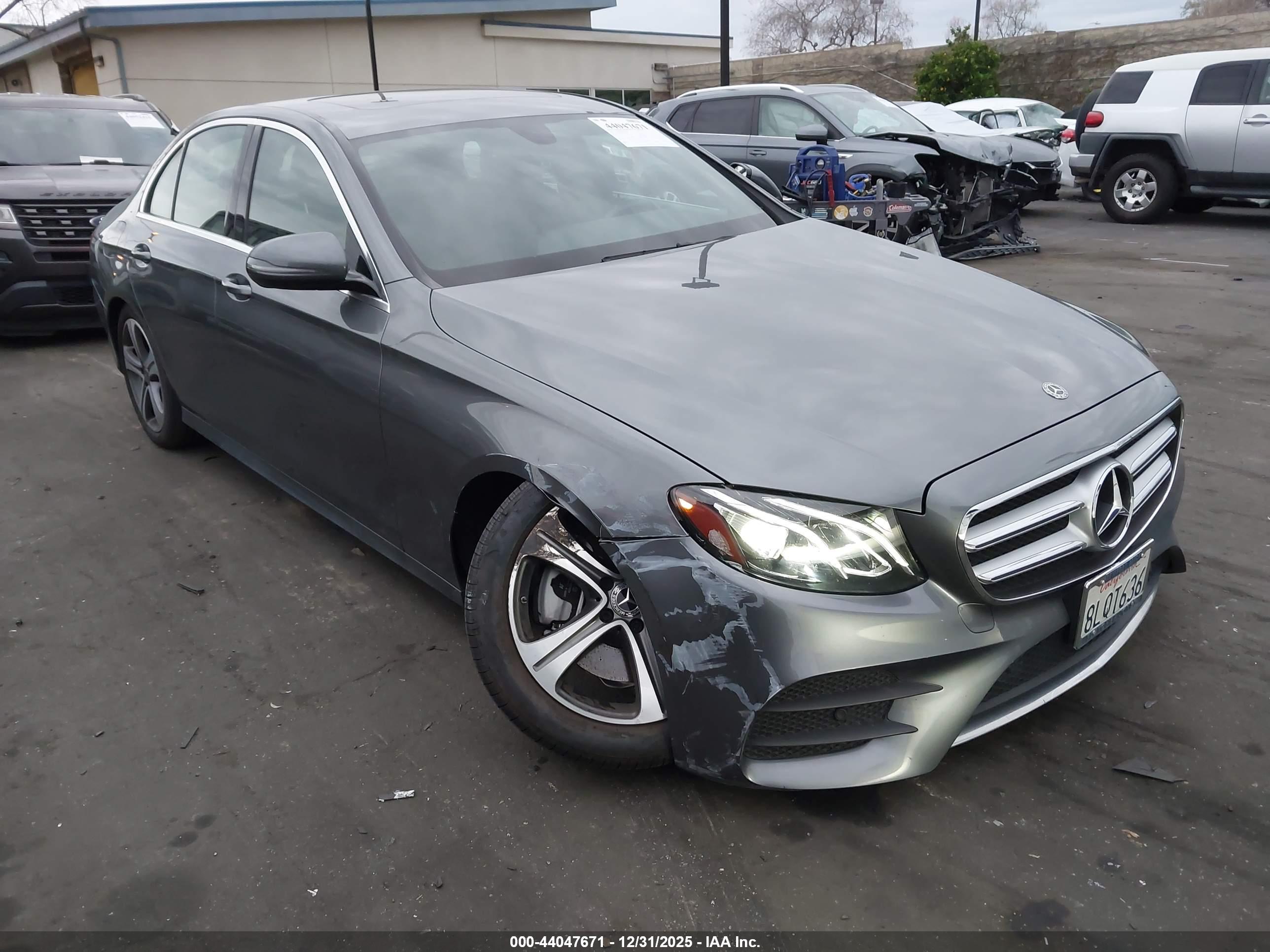MERCEDES-BENZ E image 6