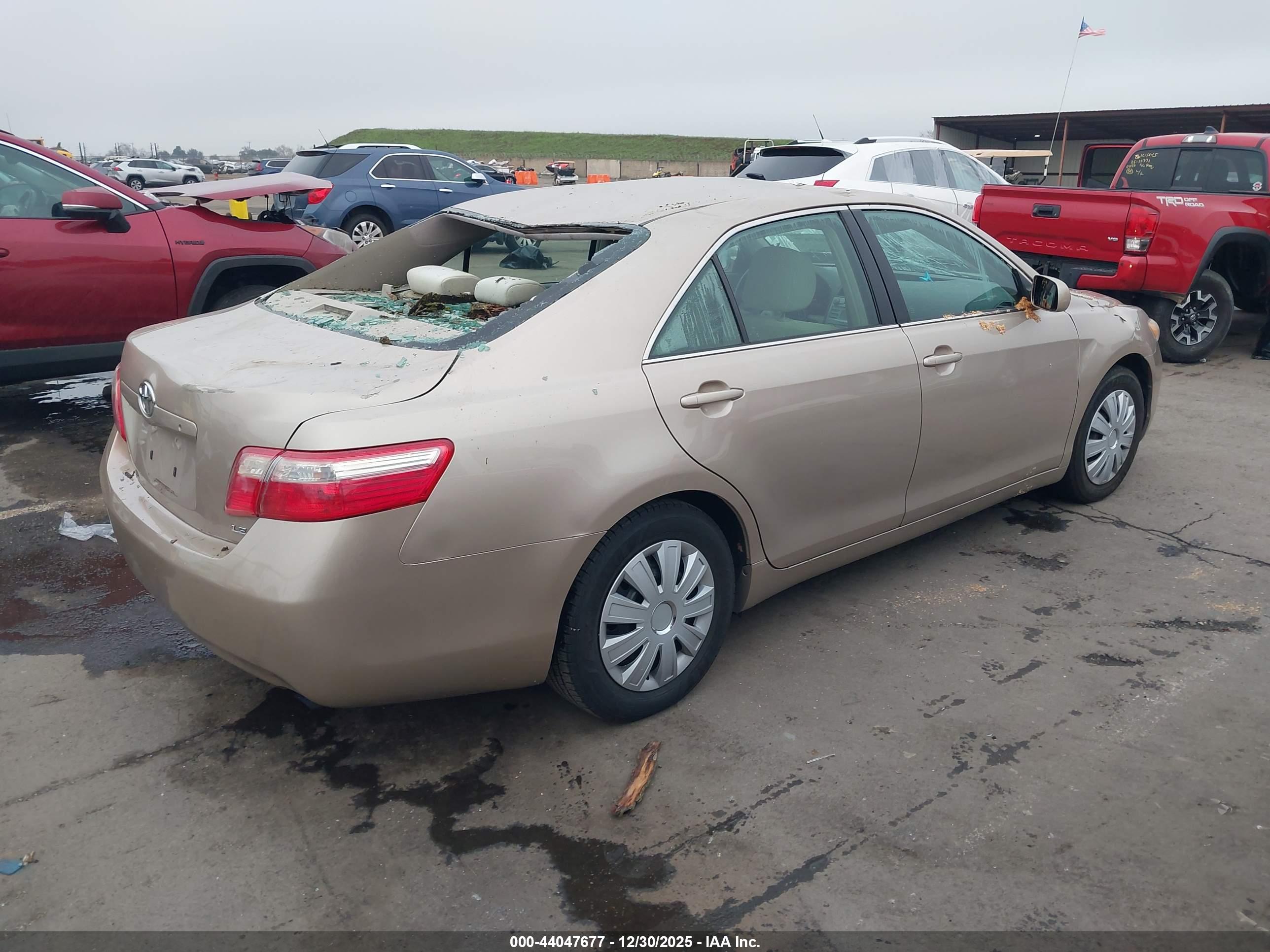 TOYOTA CAMRY image 4