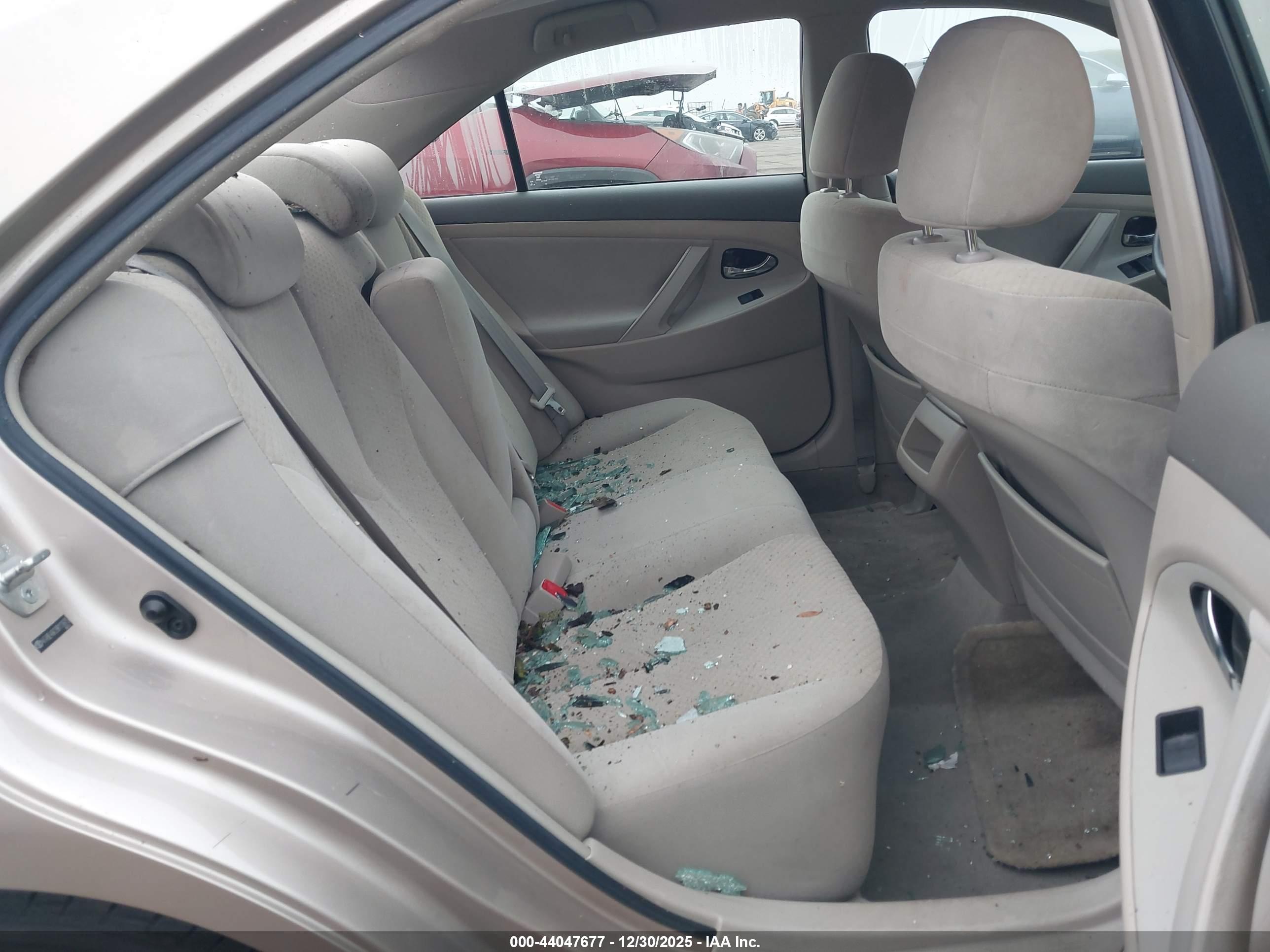 TOYOTA CAMRY image 8